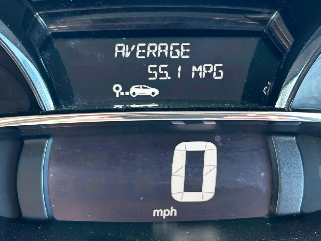 Renault Clio view 39