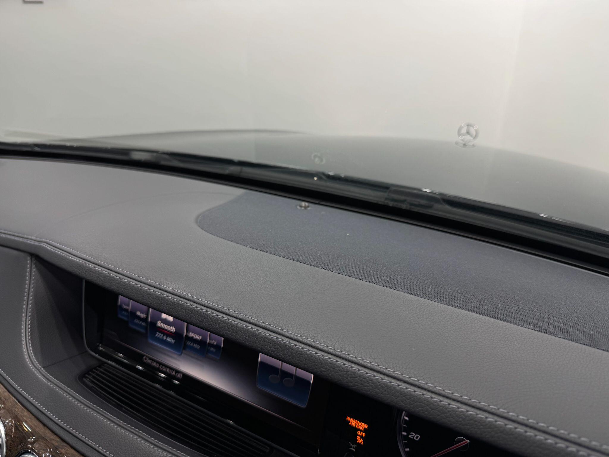 Mercedes-Benz S-Class view 30