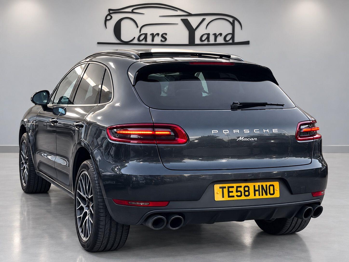 Porsche Macan view 14