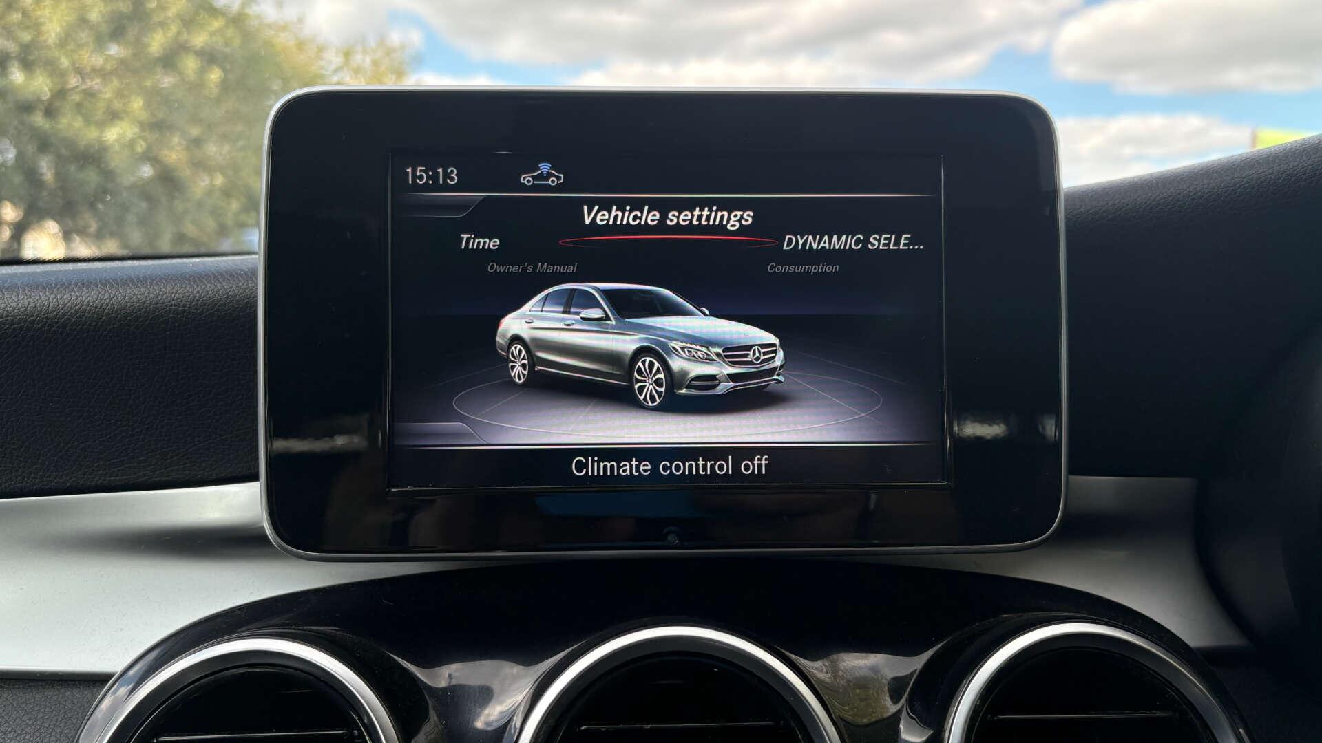 Mercedes-Benz C-Class view 28