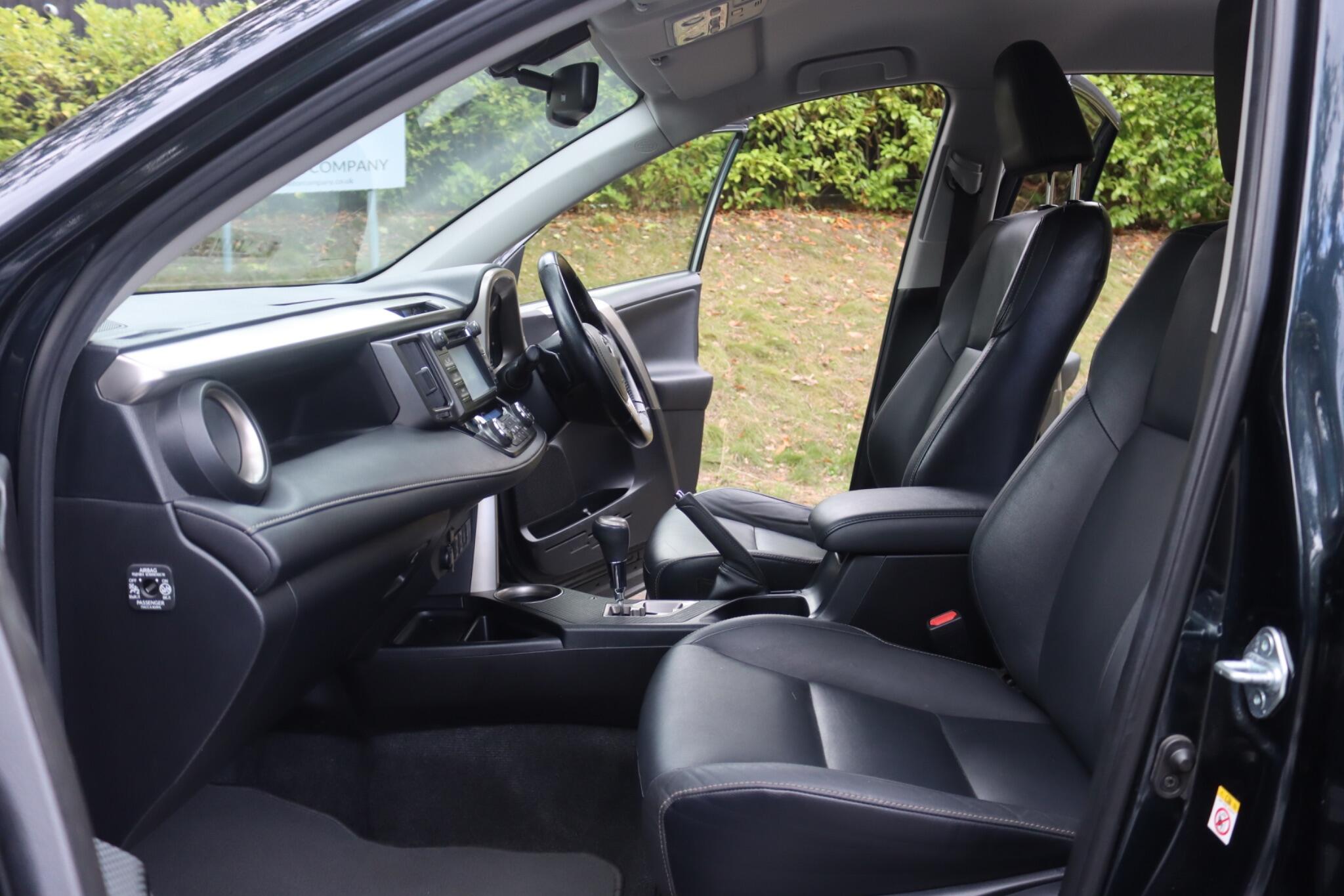 Toyota Rav4 view 7