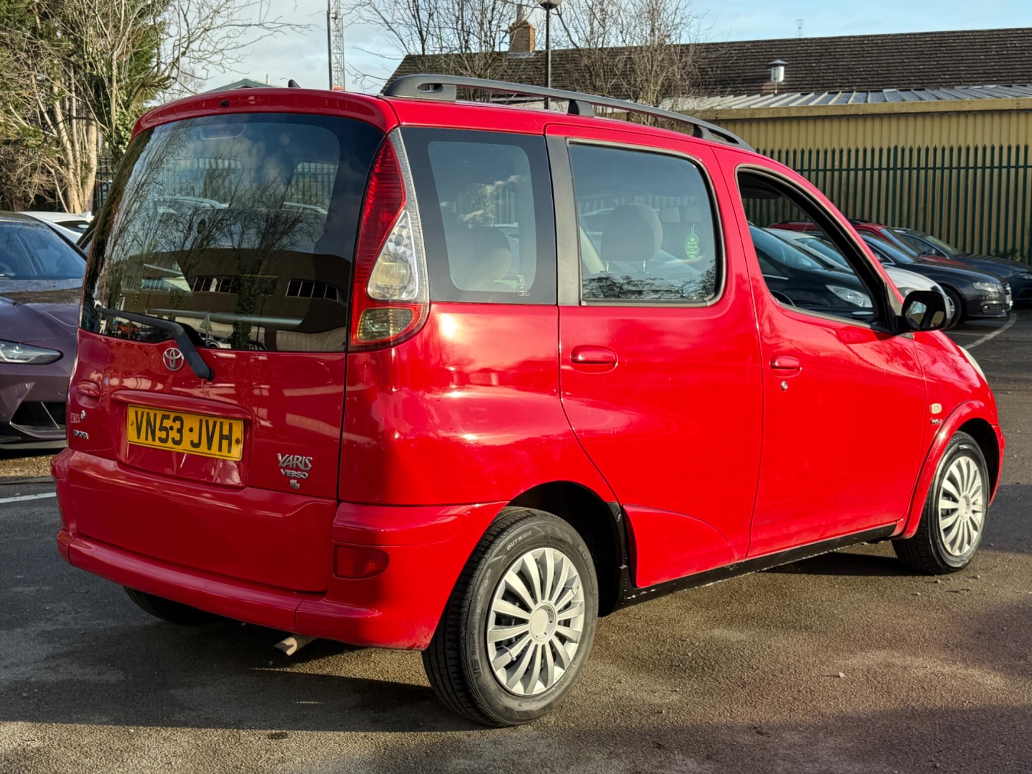 Toyota Yaris Verso - Image 16