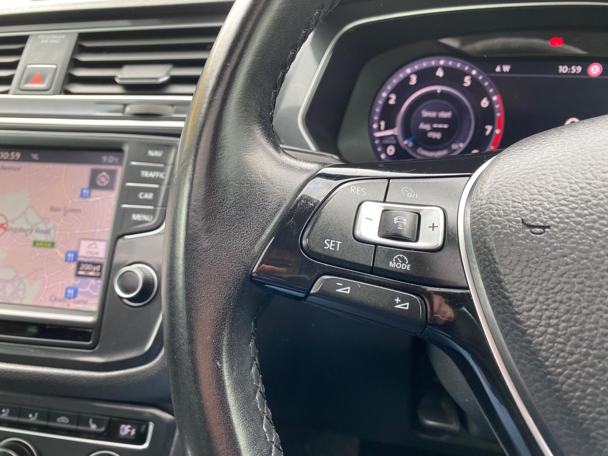 Volkswagen Tiguan view 31