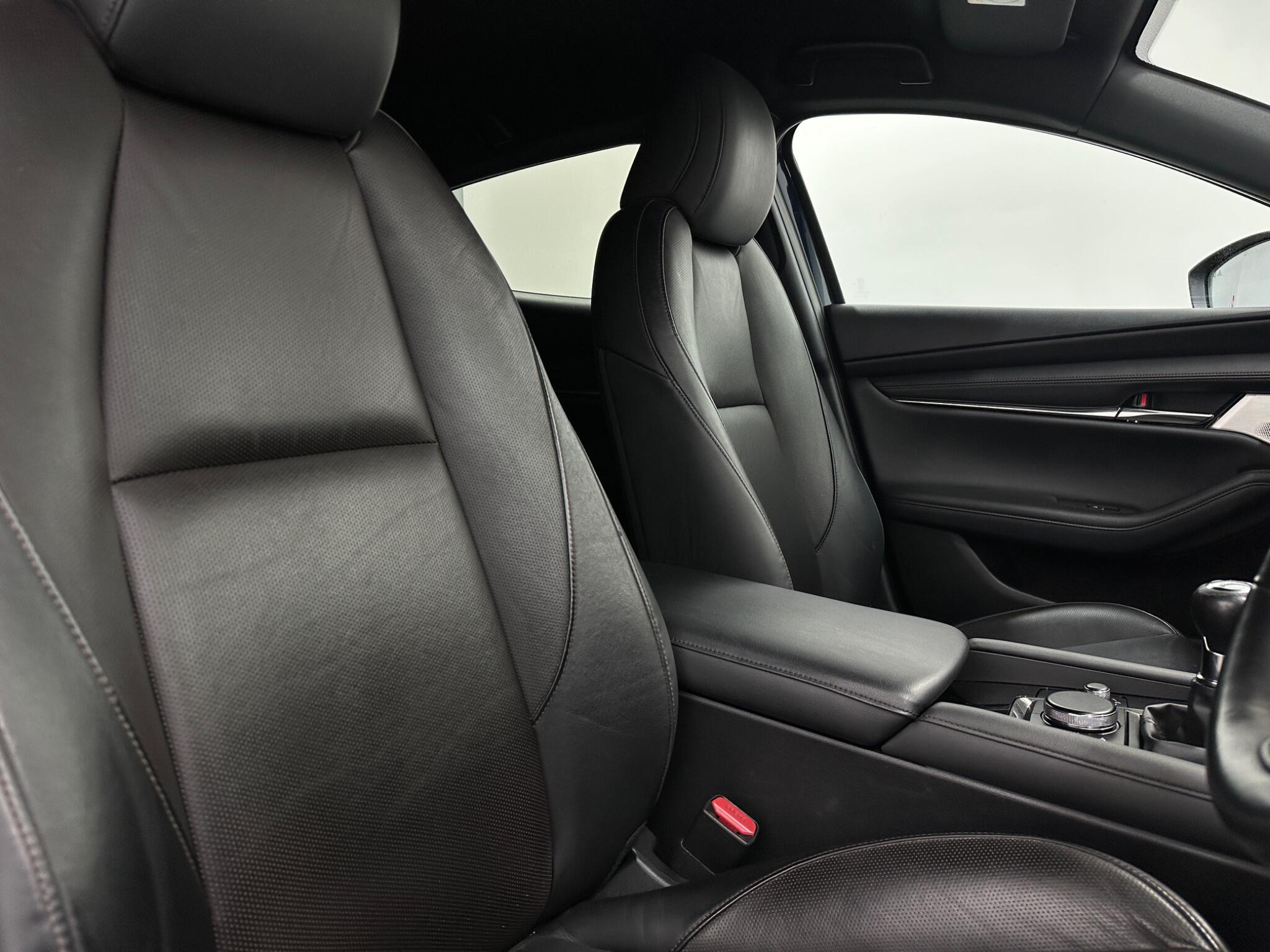 Mazda Mazda3 view 32