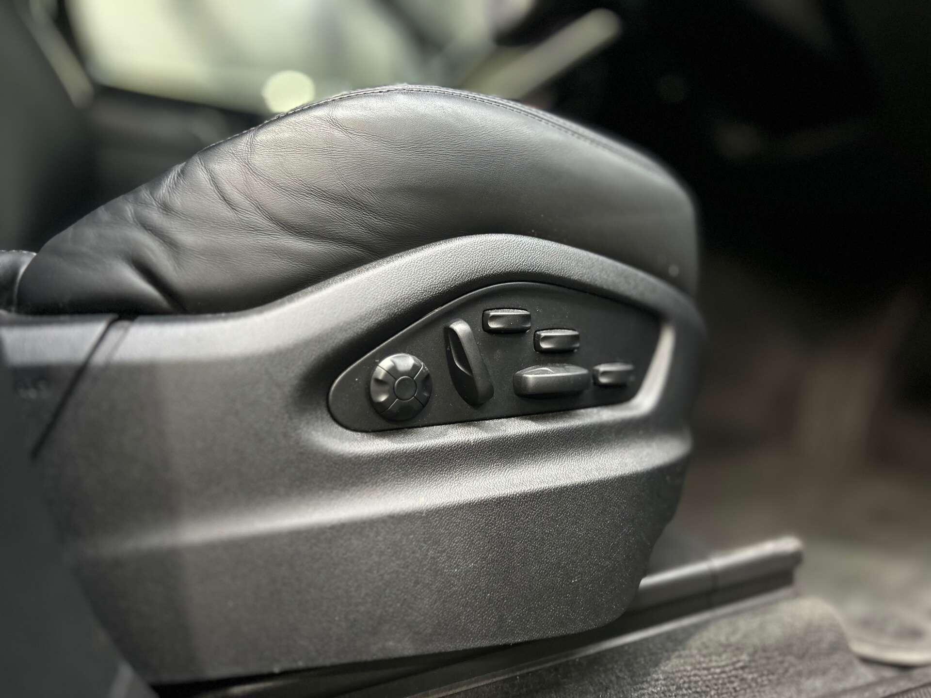 Porsche Cayenne view 32