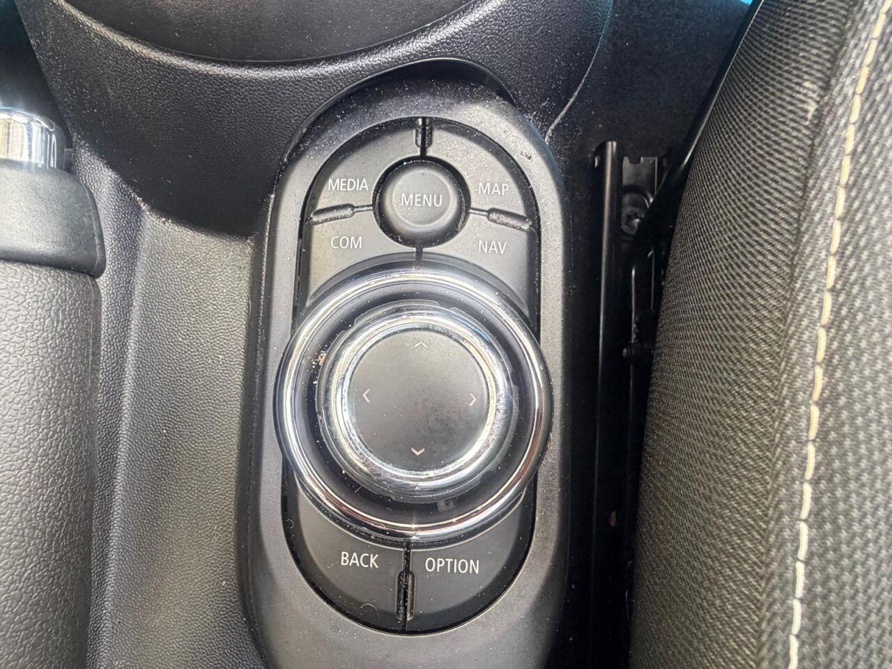 Mini Hatch view 44