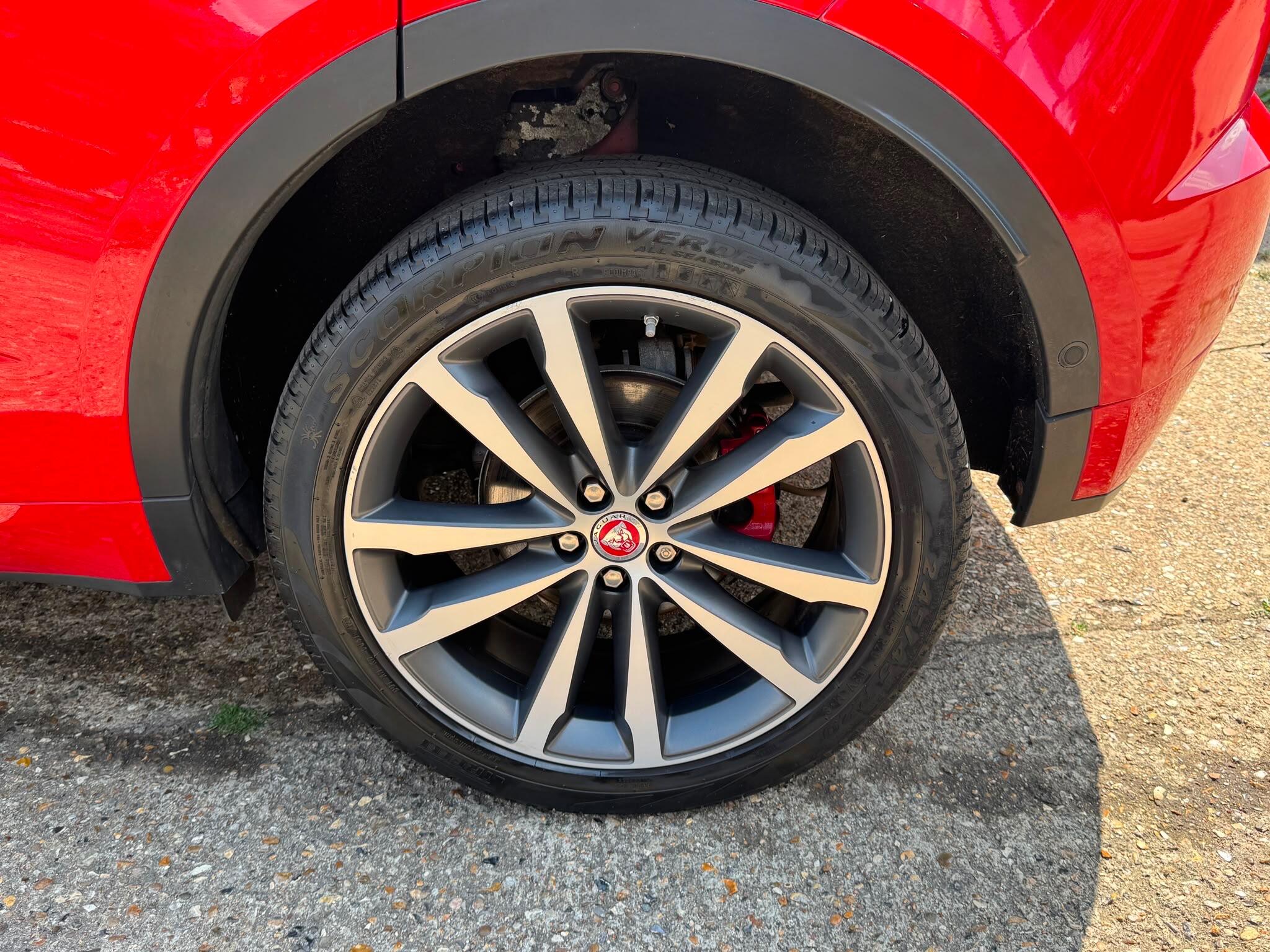 Jaguar E-Pace view 40
