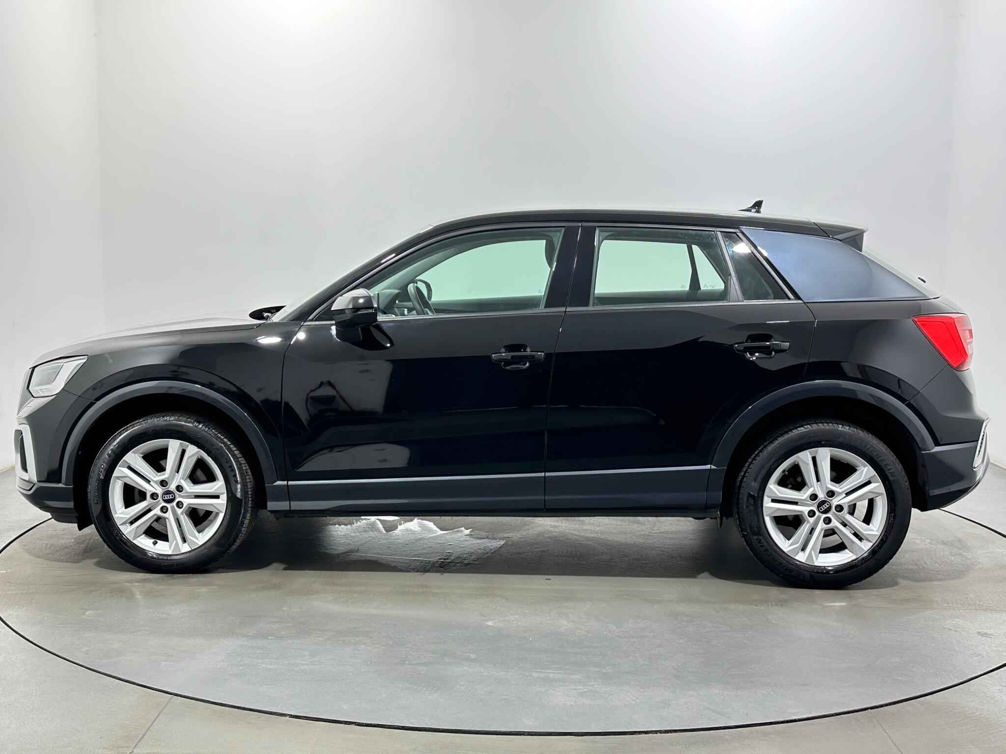 Audi Q2 view 5