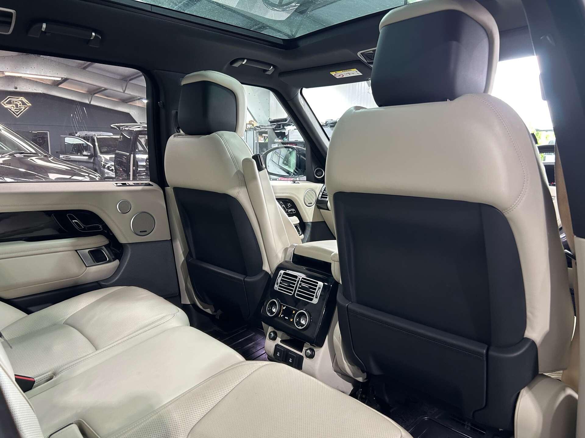 Land Rover Range Rover view 21