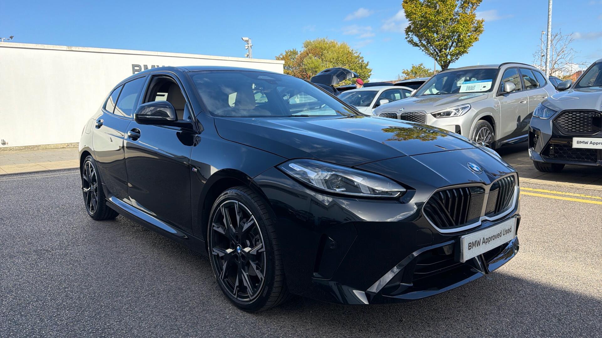BMW 1 Series view 24
