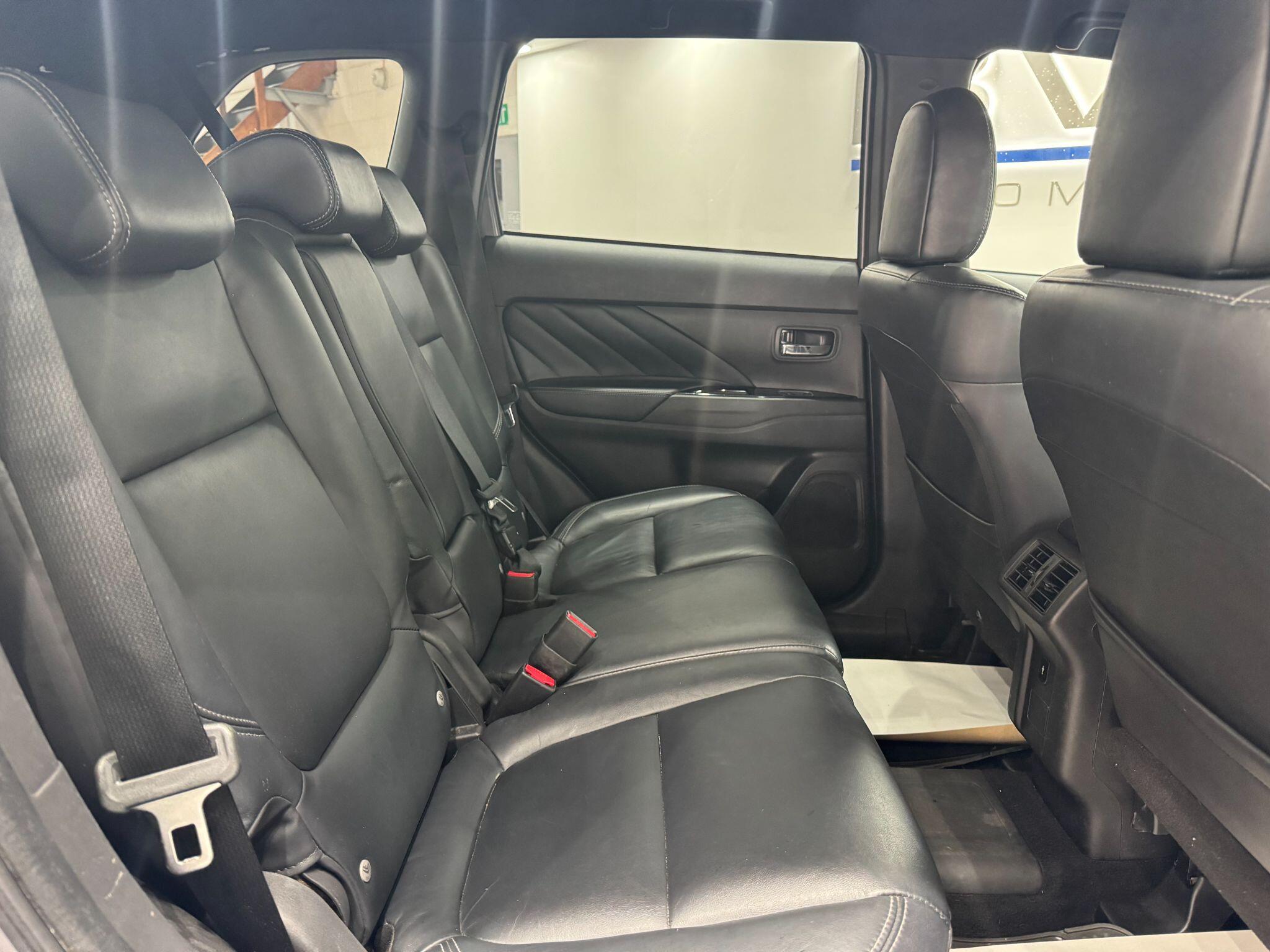 Mitsubishi Outlander view 39