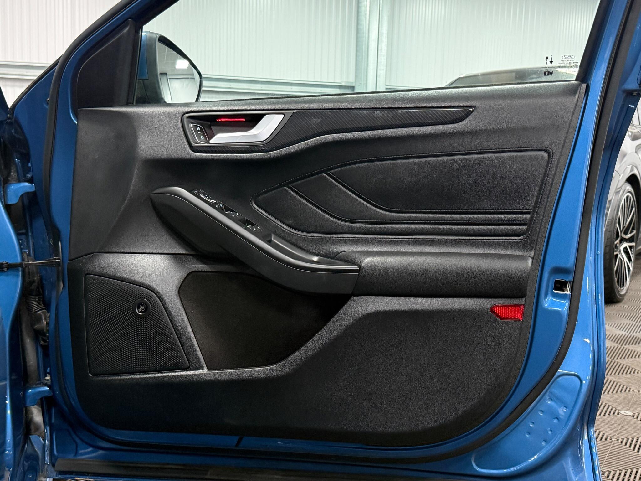 Ford Focus view 33