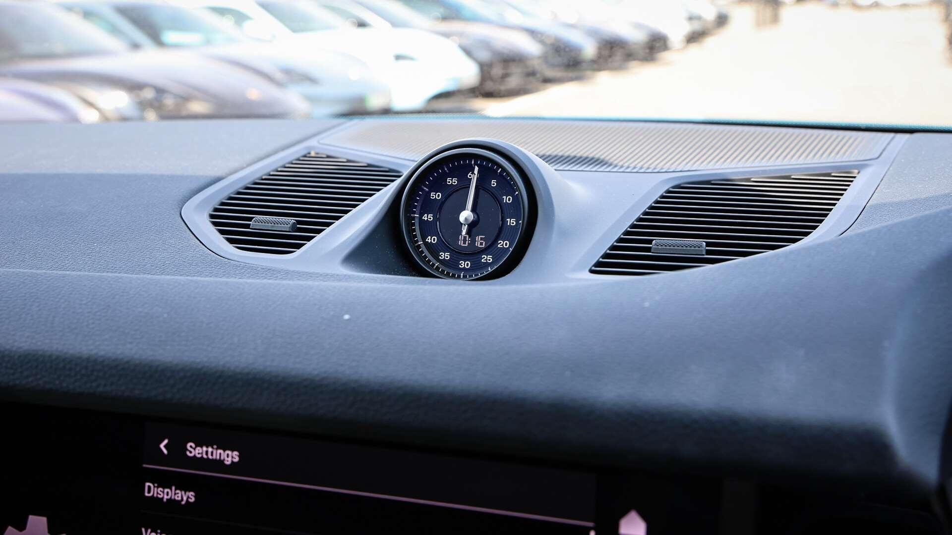 Porsche Cayenne view 23