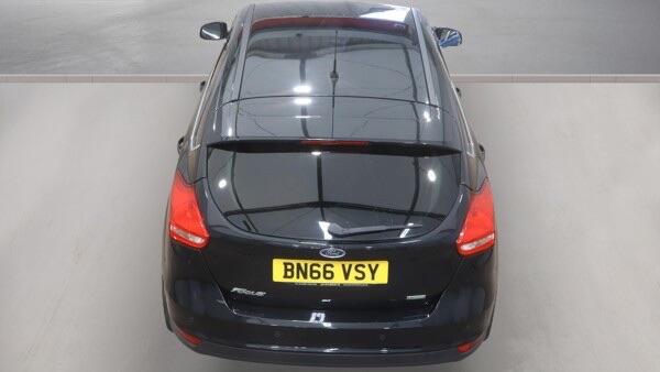 Ford Focus view 8