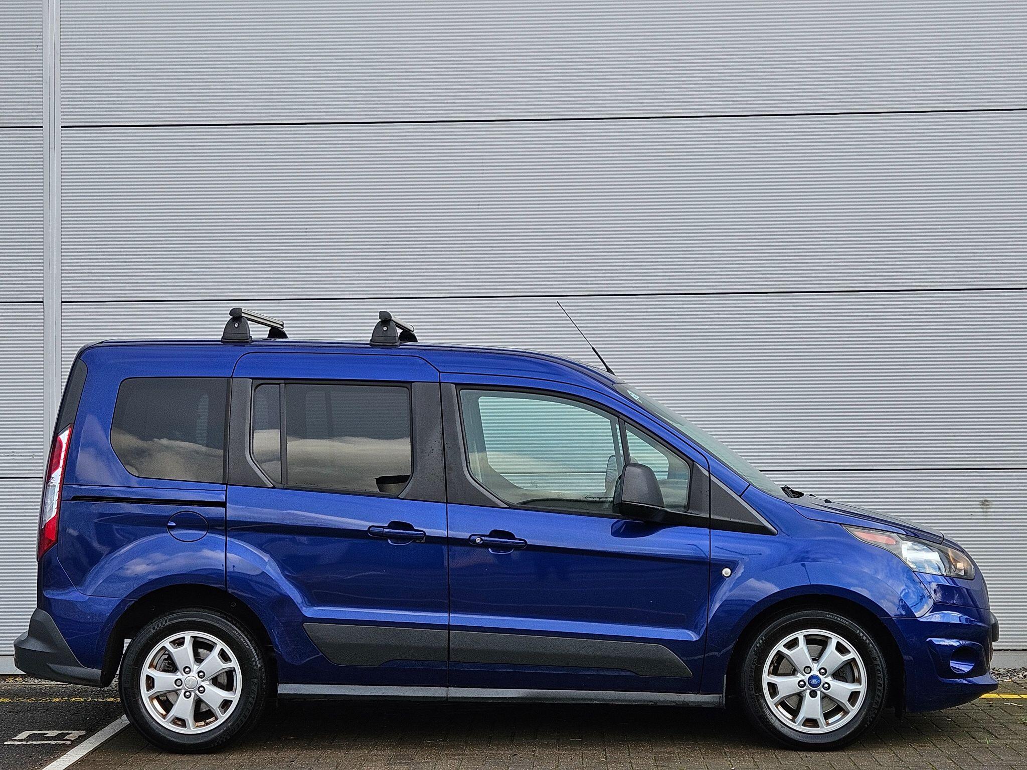 Ford Tourneo Connect view 9