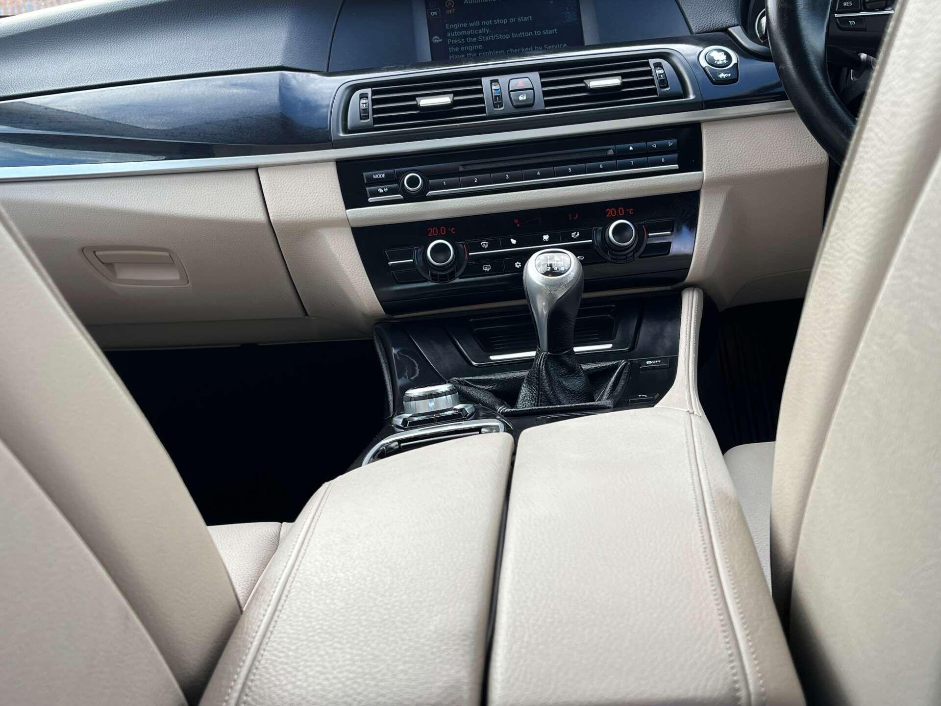 BMW 5 Series view 30