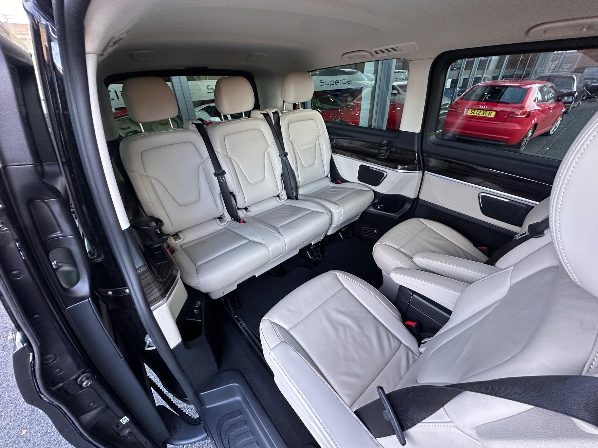 Mercedes-Benz V-Class view 23