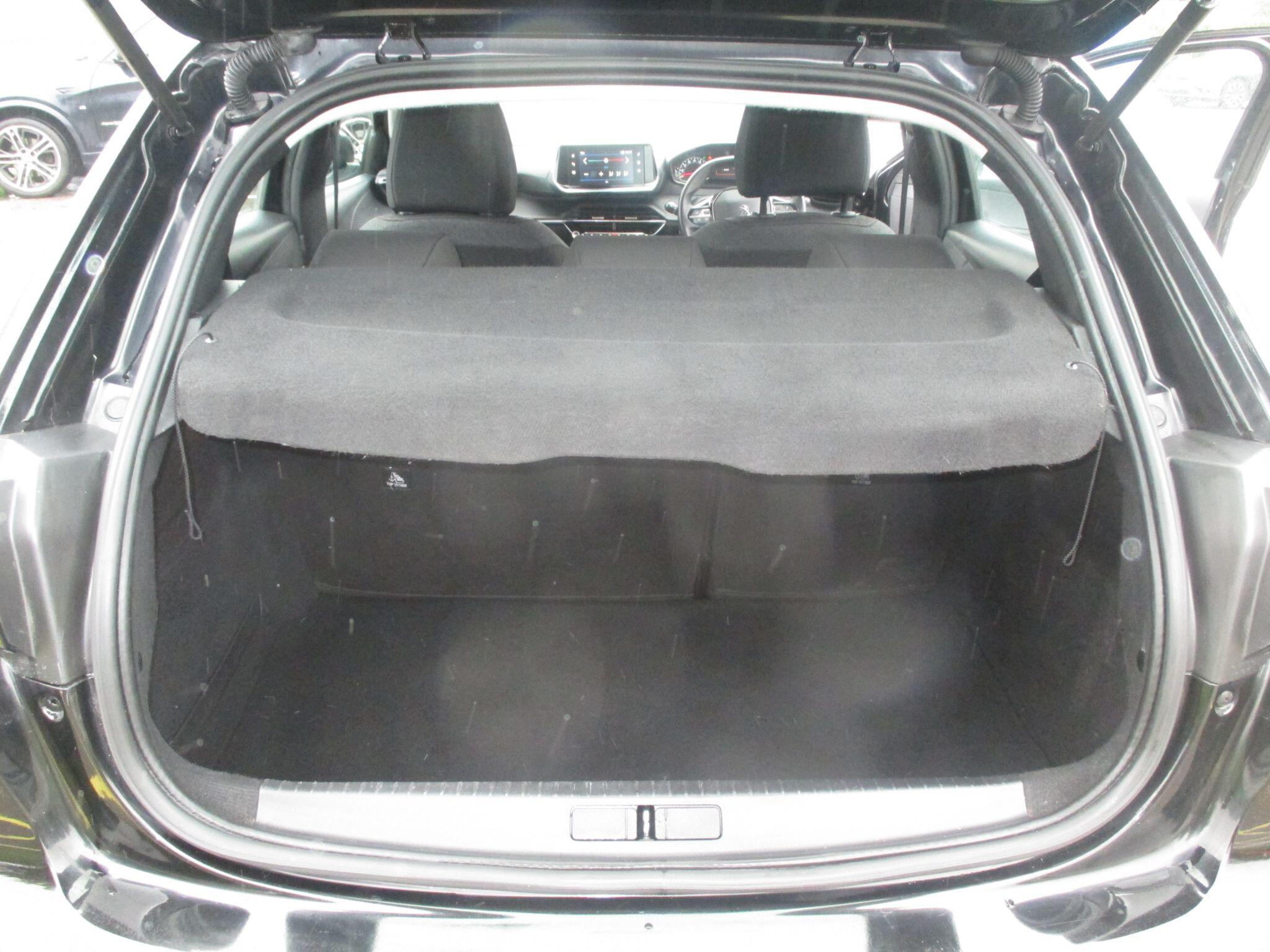 Peugeot 208 view 26