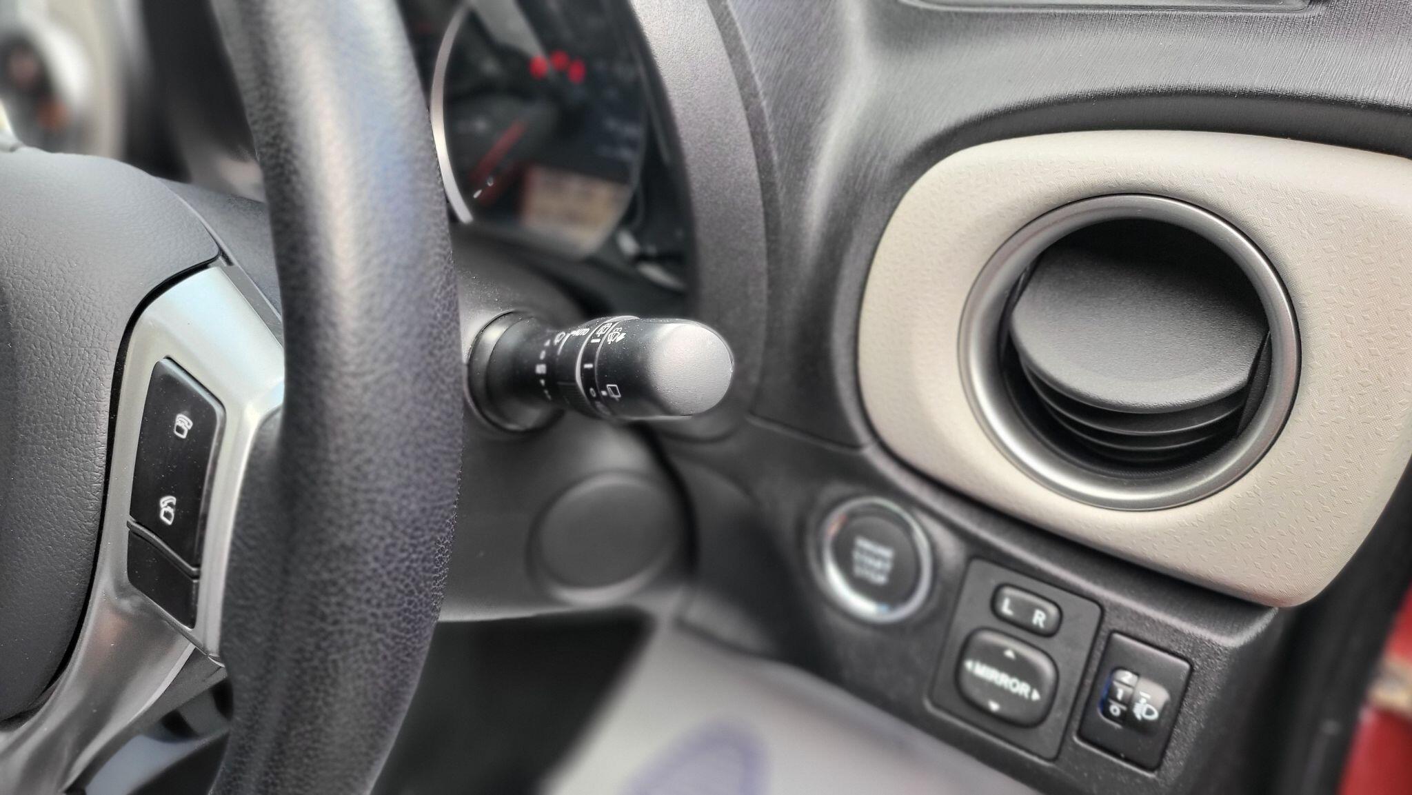 Toyota Yaris view 21