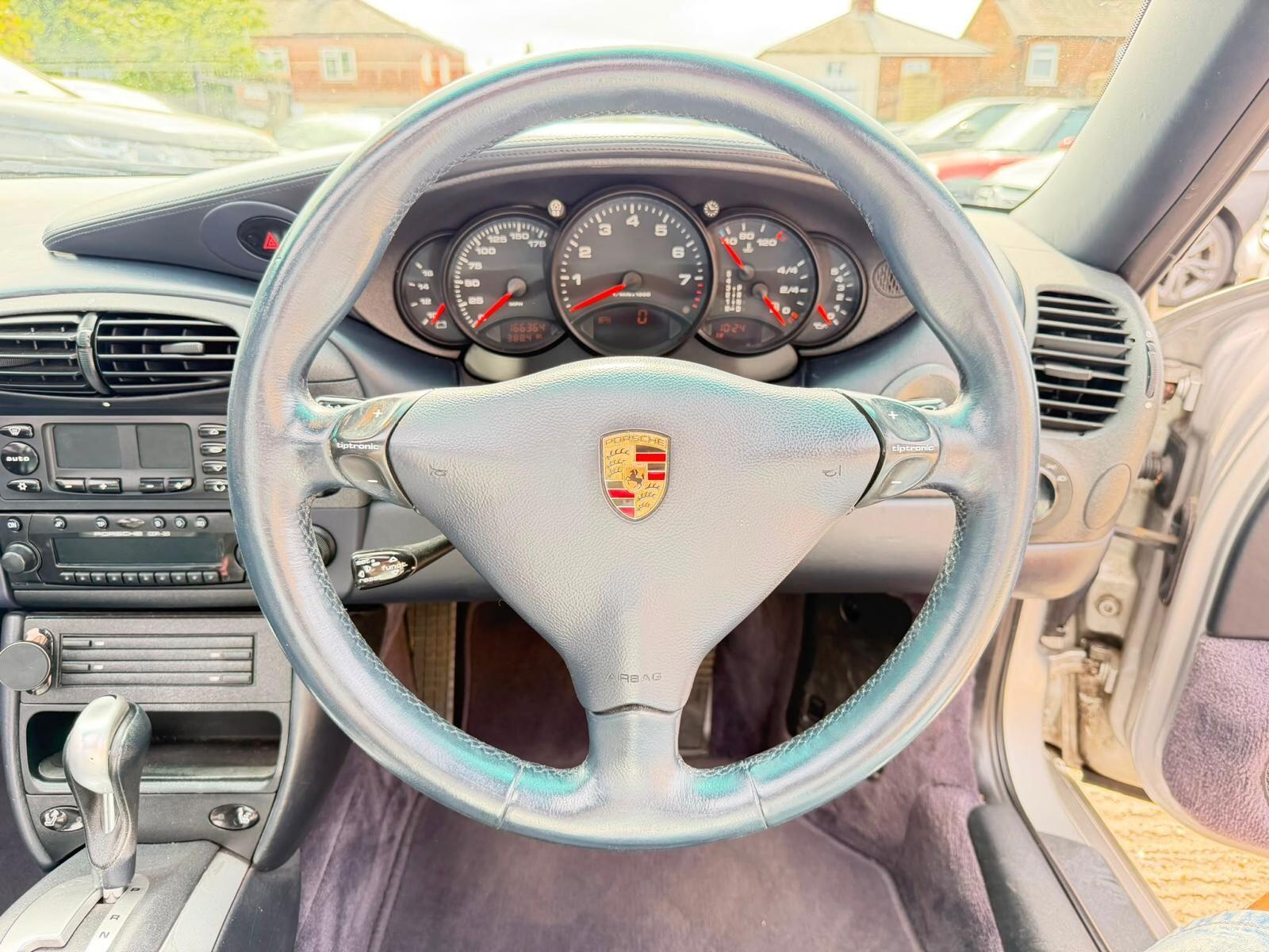 Porsche 911 view 12