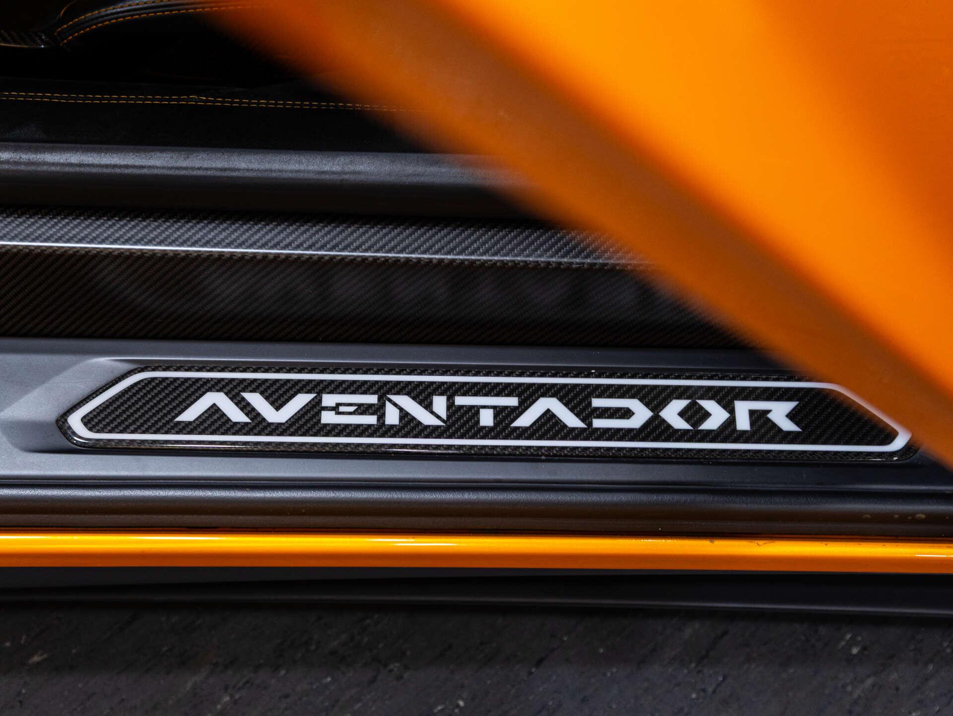 Lamborghini Aventador view 78
