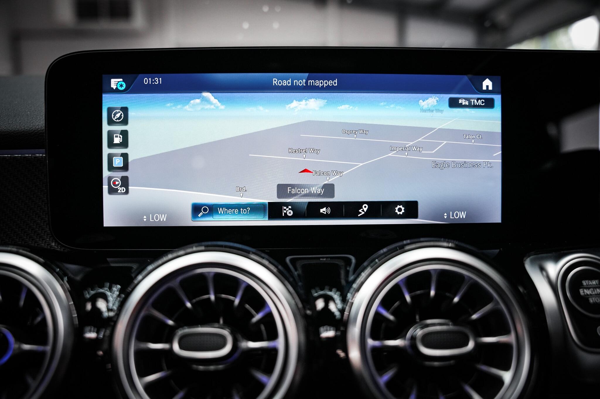 Mercedes-Benz GLB view 39
