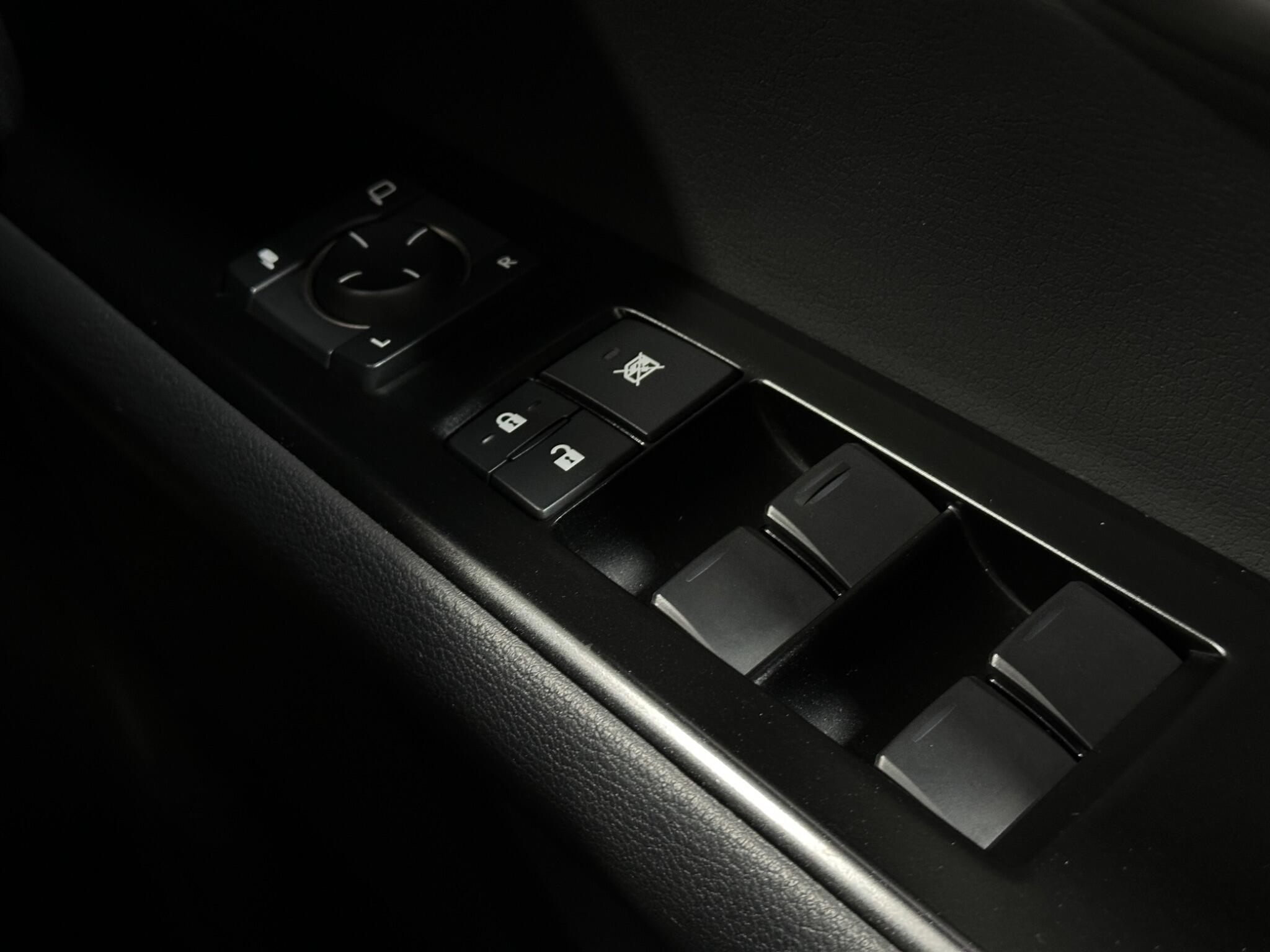 Lexus UX view 18