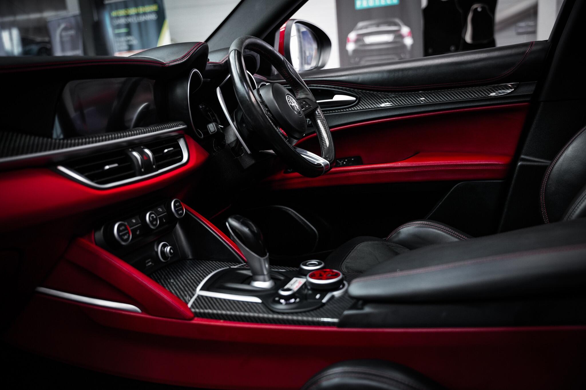 Alfa Romeo Stelvio view 3