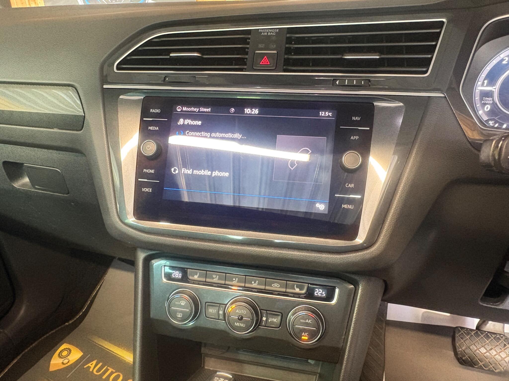 Volkswagen Tiguan view 24
