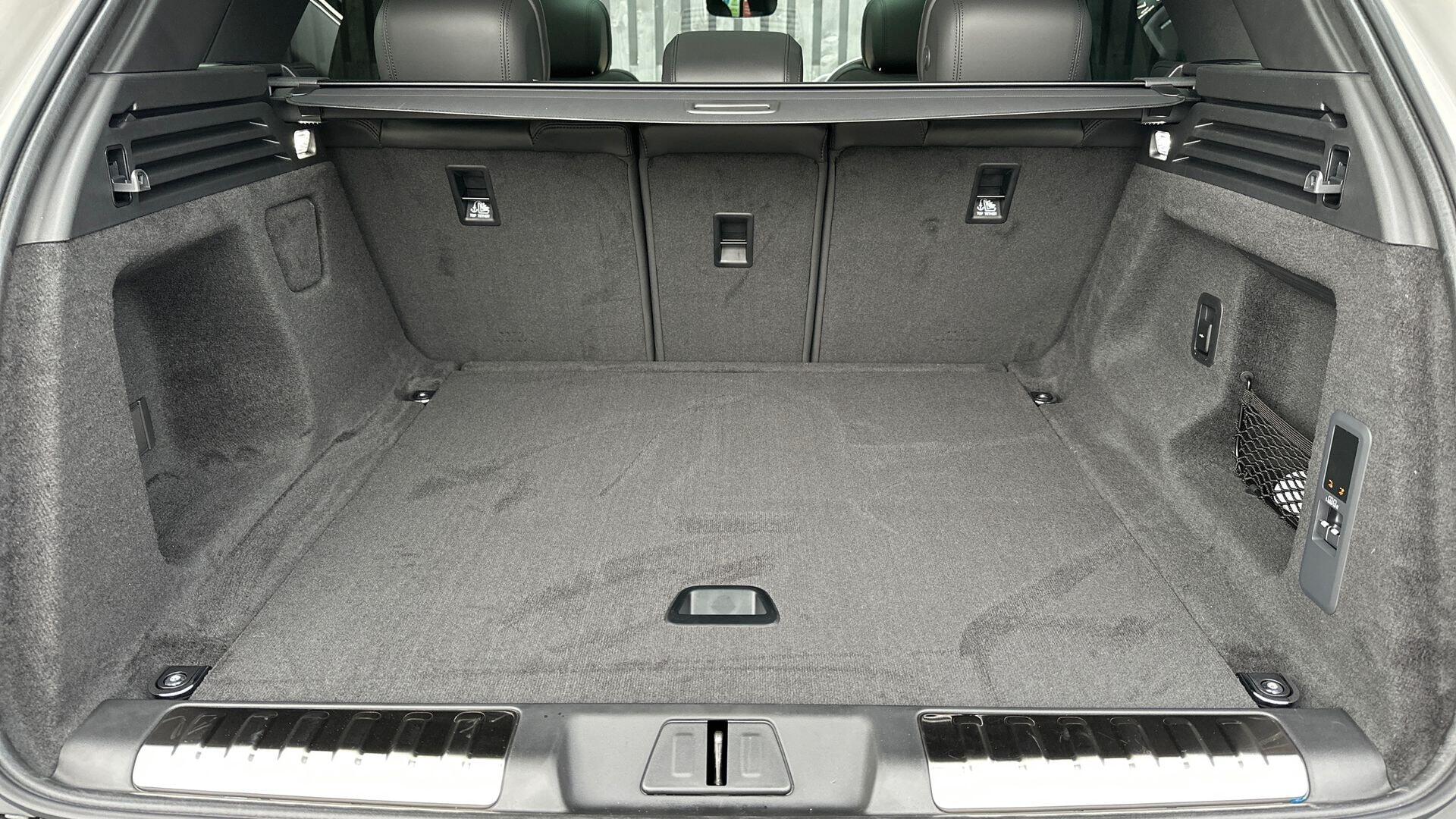 Land Rover Range Rover Sport view 11