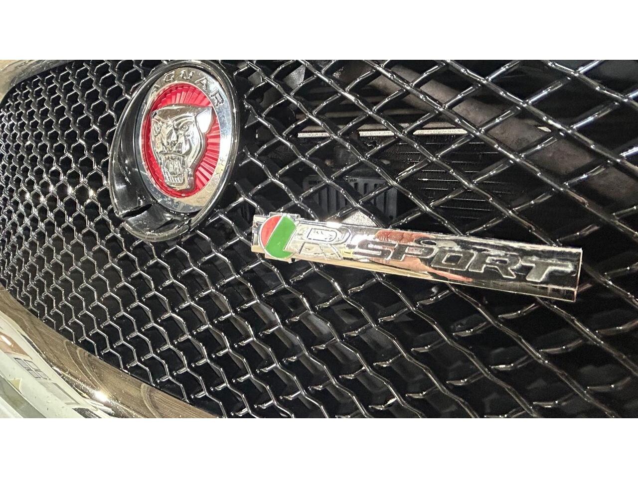 Jaguar XF view 25