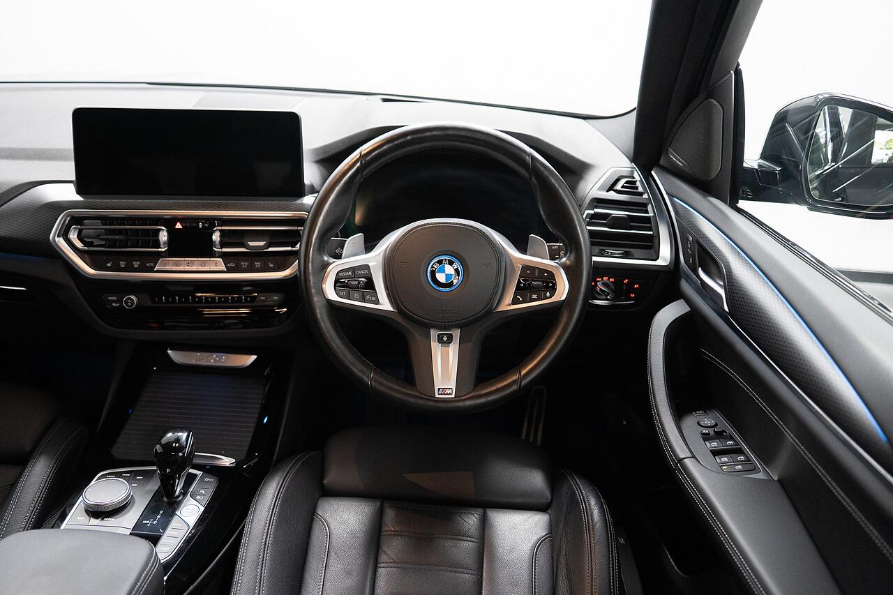 BMW X3 view 6