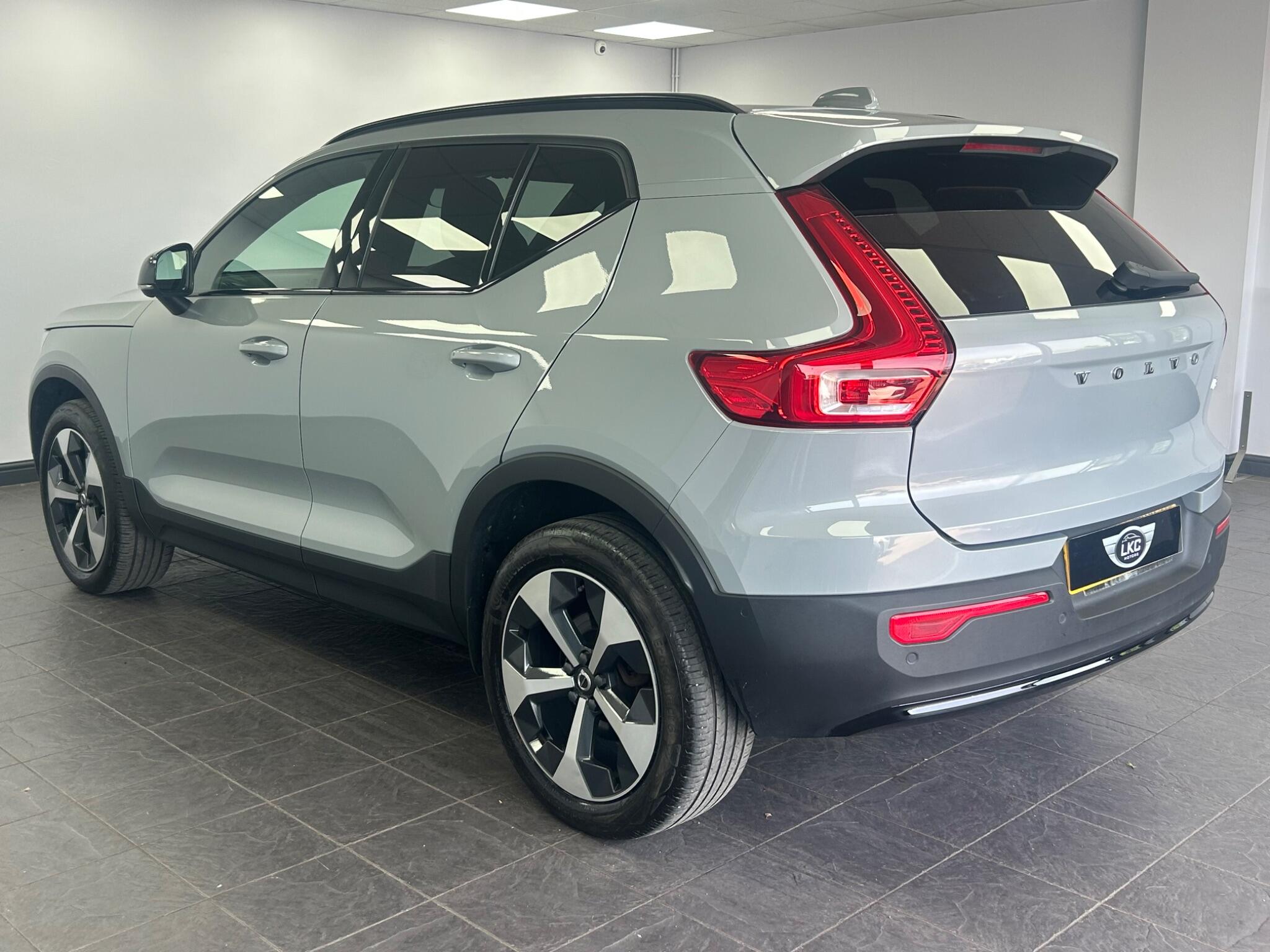 Volvo XC40 view 6