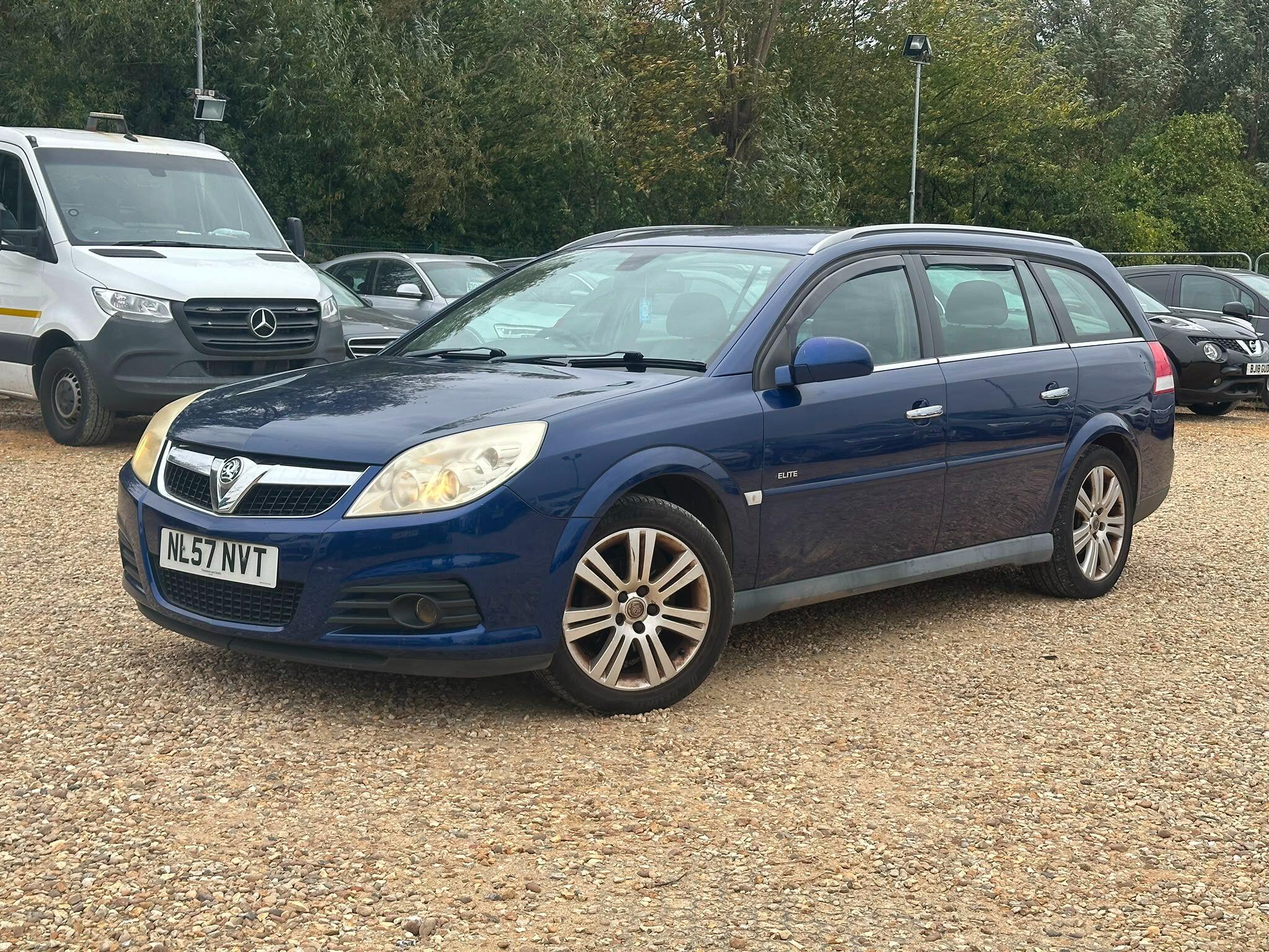 Vauxhall Vectra view 2