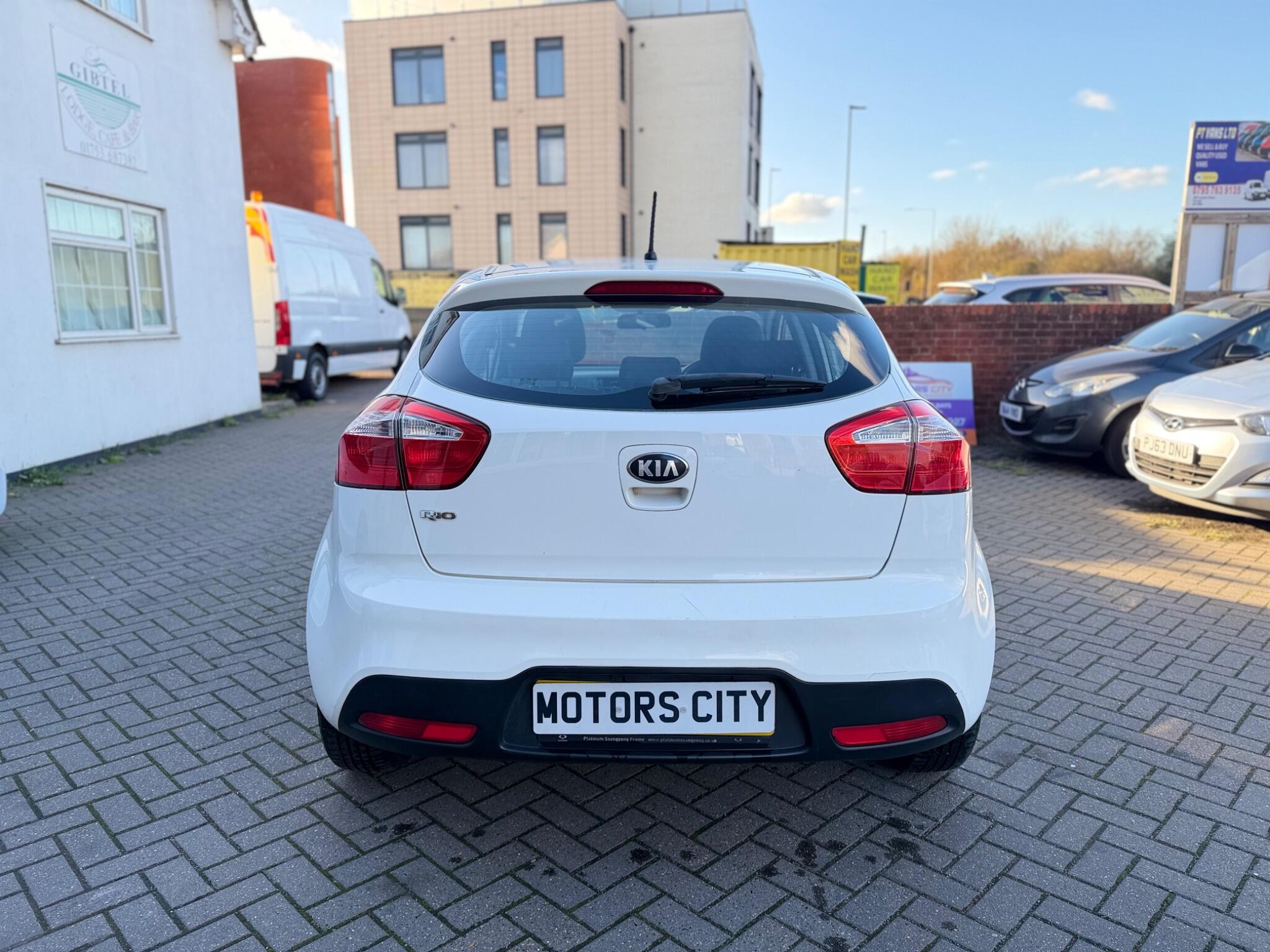 Kia Rio view 8