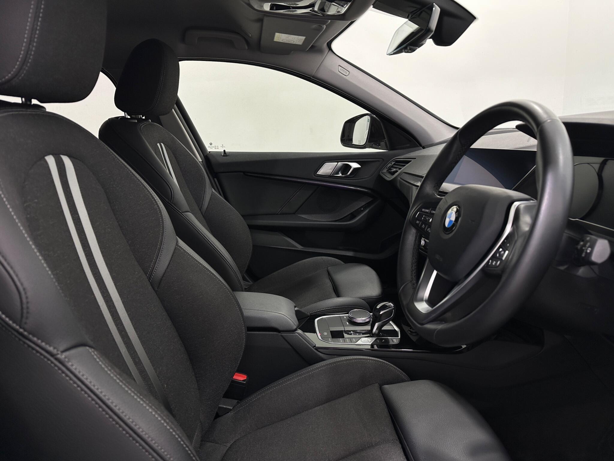 BMW 1 Series view 33
