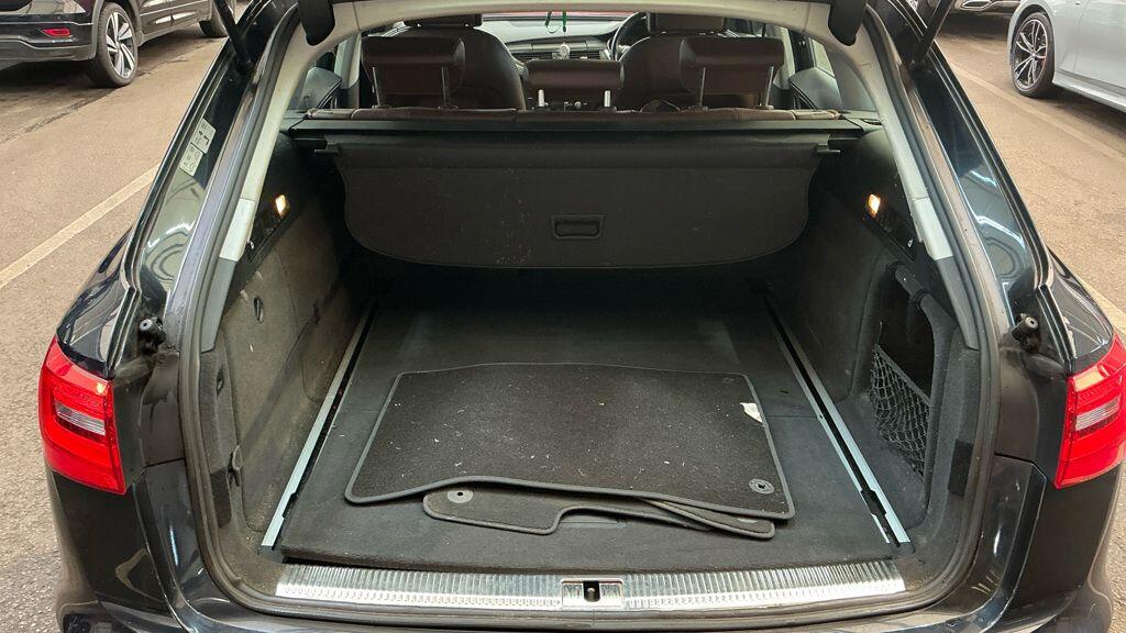 Audi A6 Avant view 13