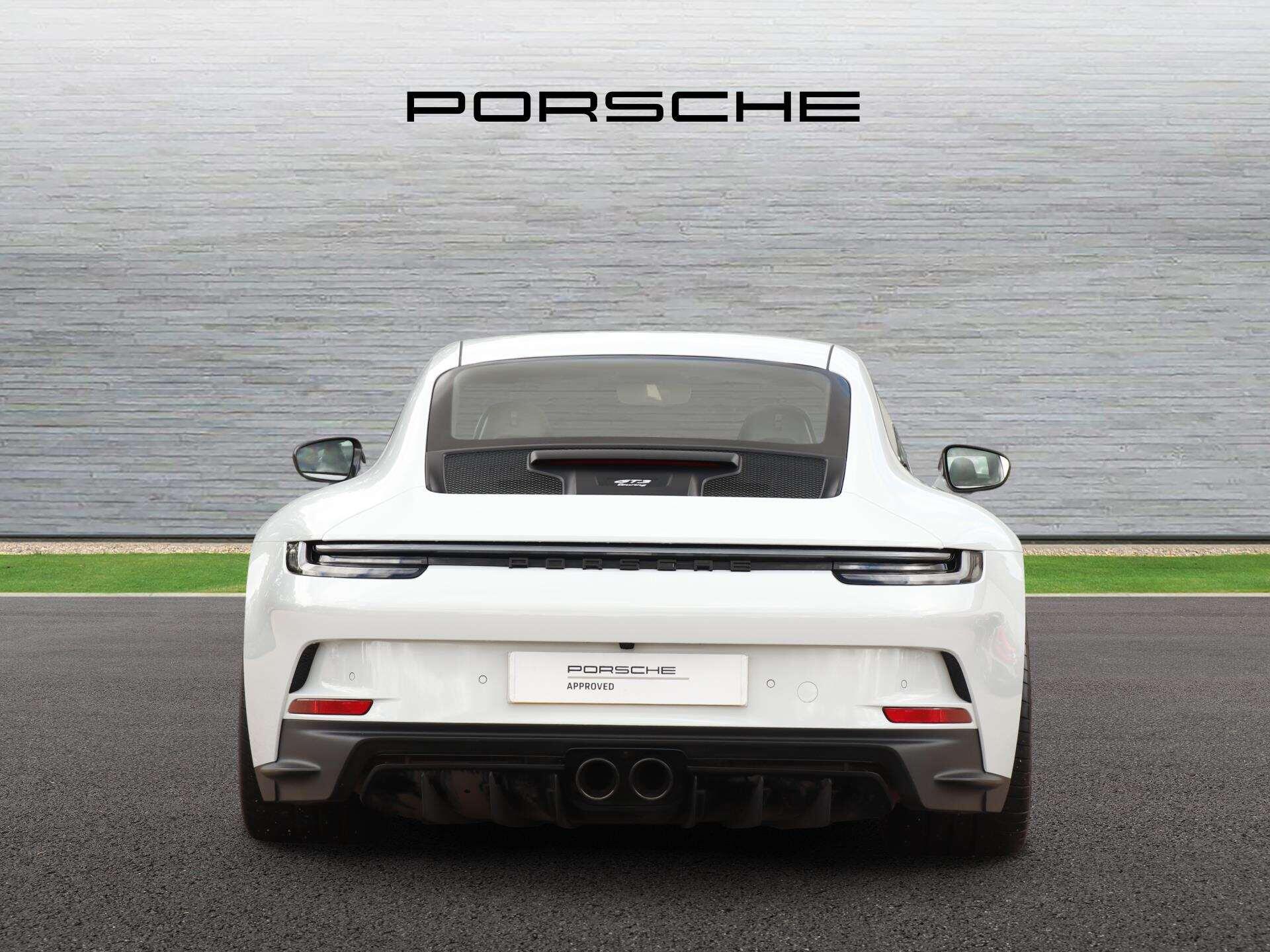 Porsche 911 view 4