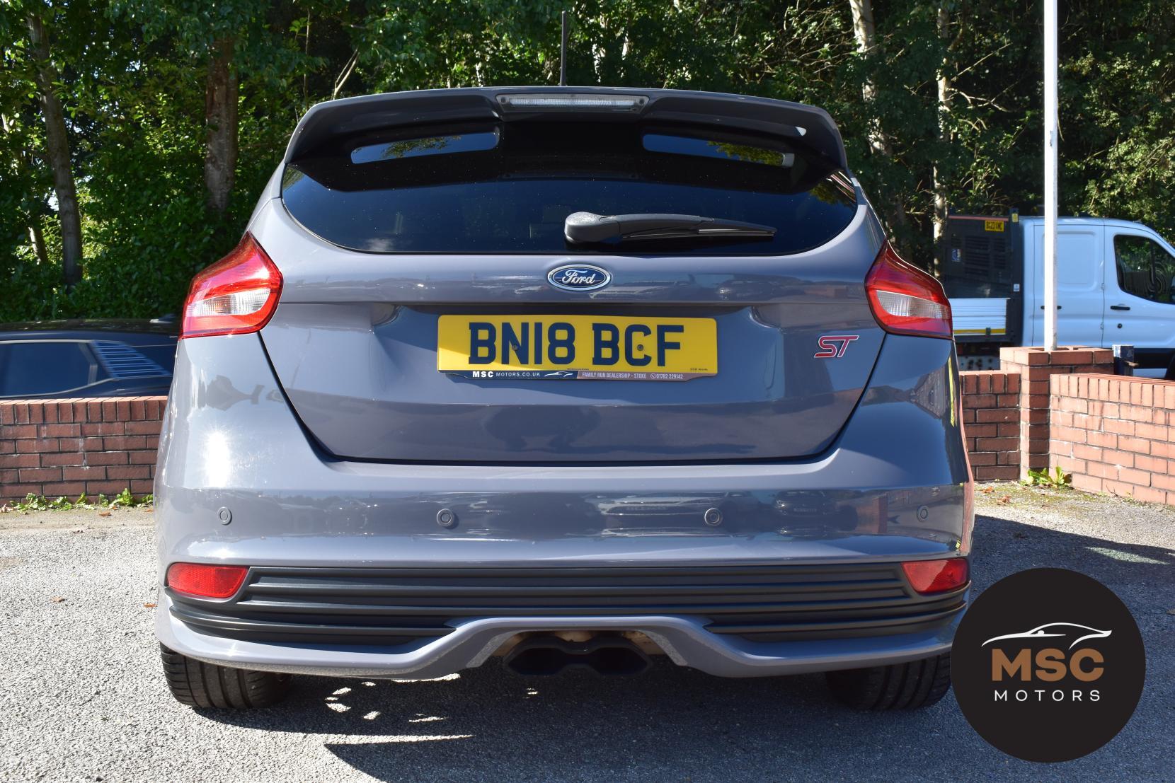 Ford Focus view 16