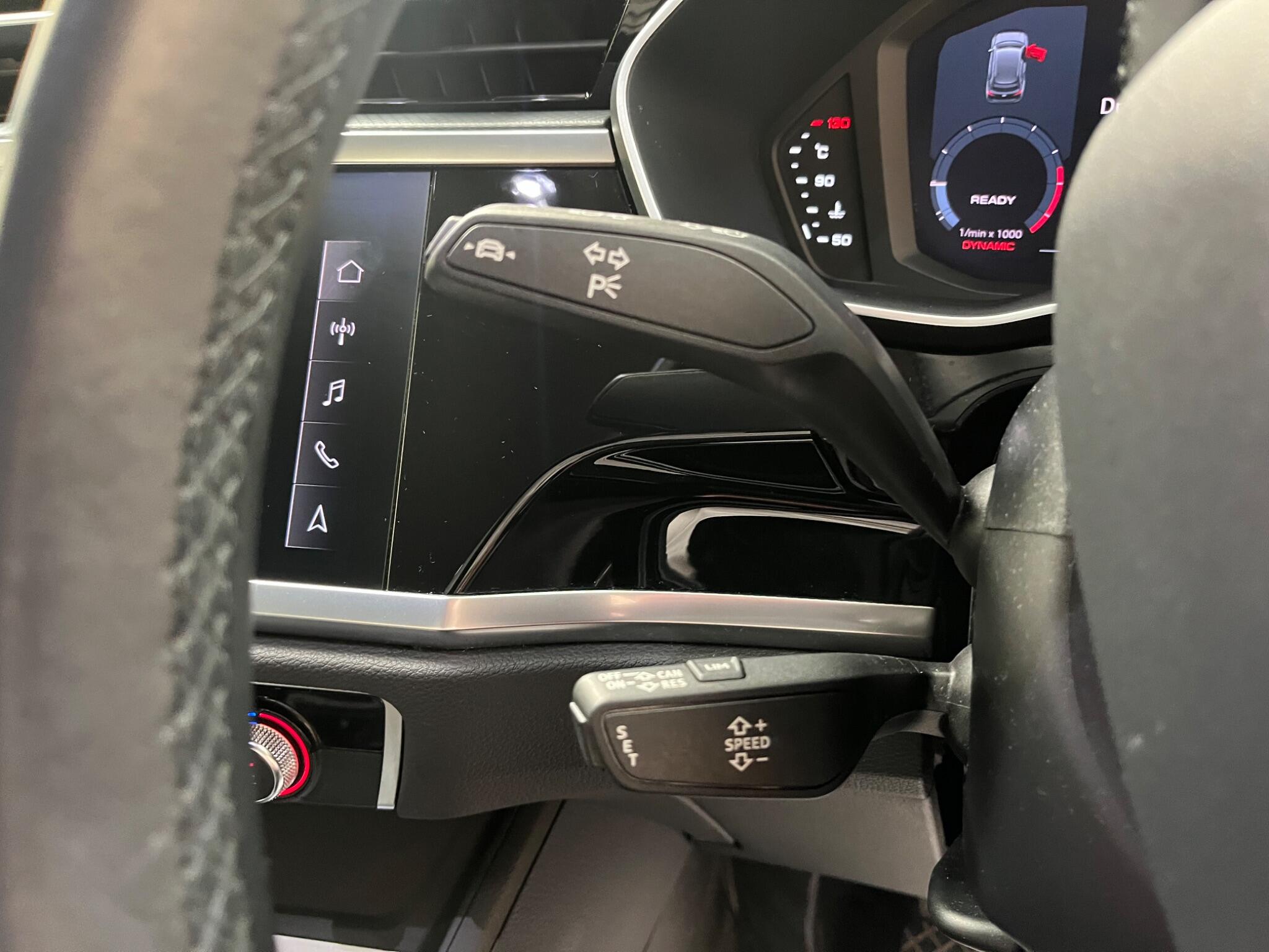 Audi Q3 view 26