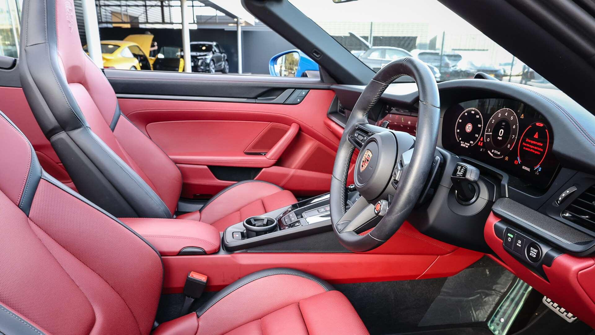 Porsche 911 view 15