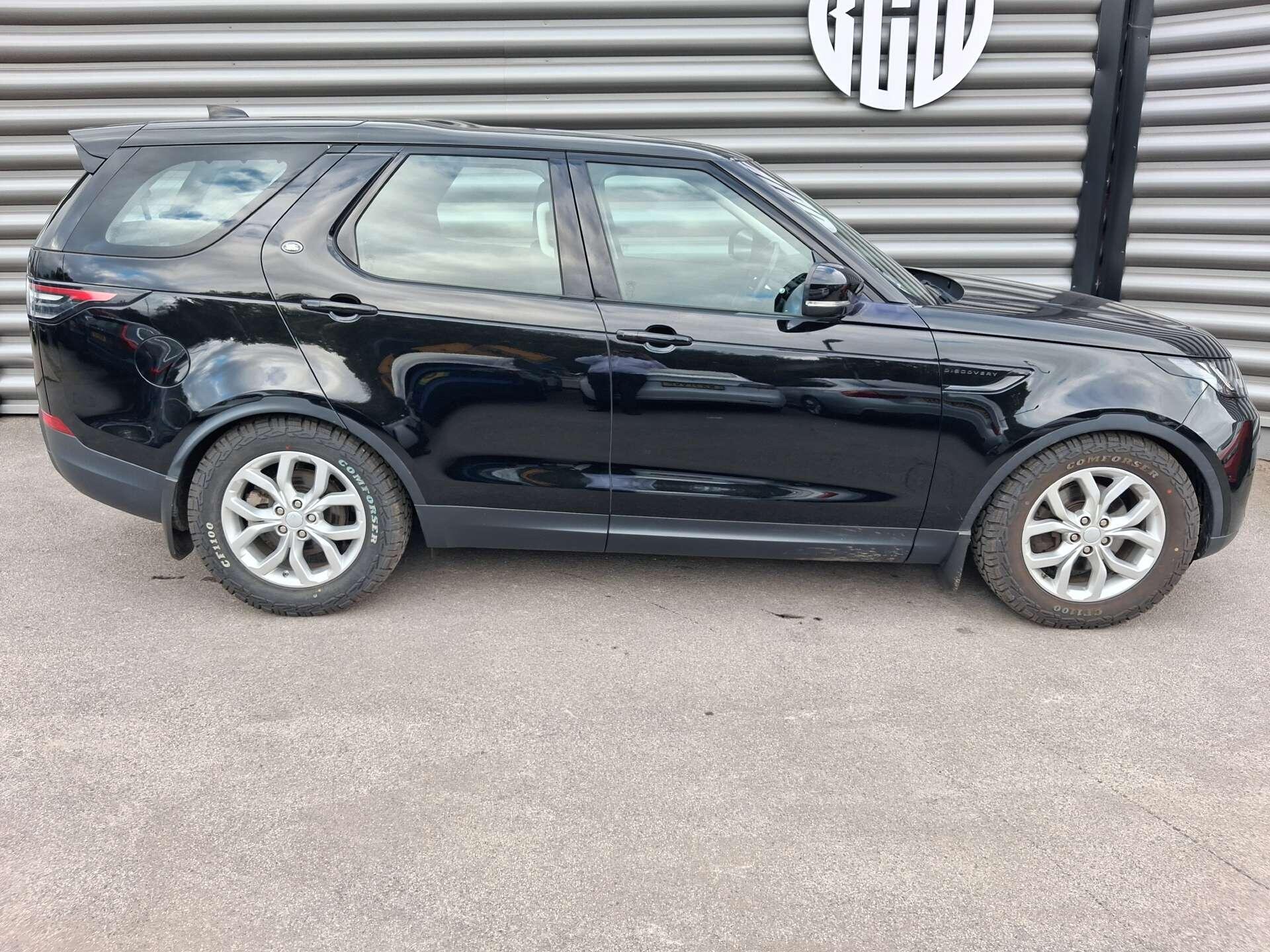 Land Rover Discovery view 6