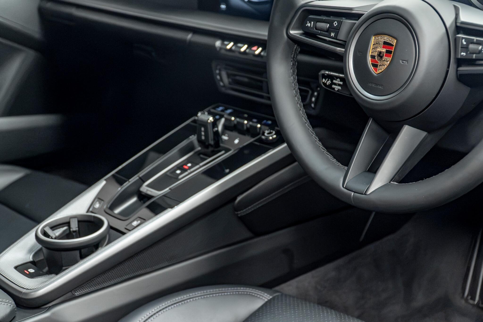 Porsche 911 view 38
