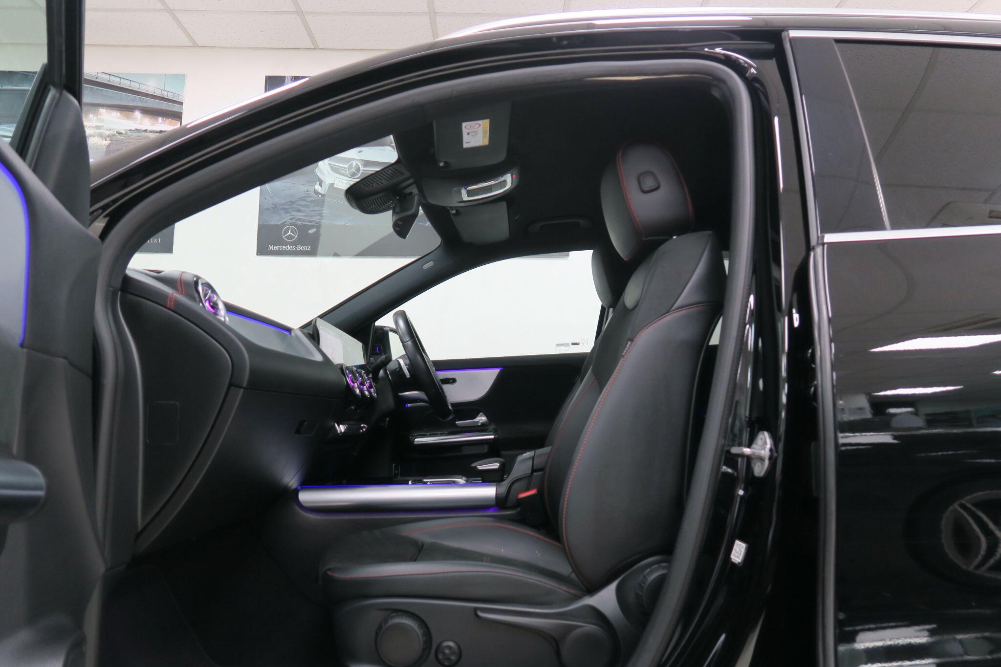 Mercedes-Benz EQA view 9