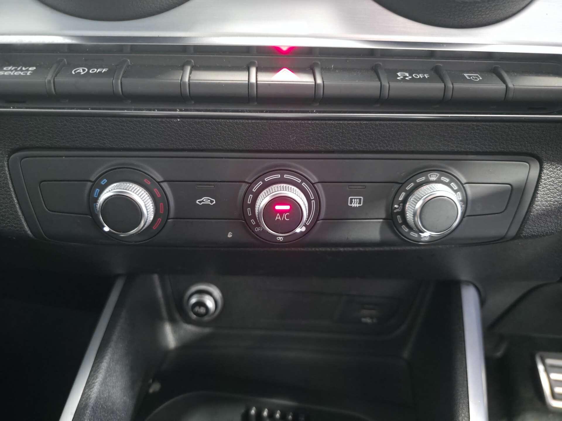 Audi Q2 view 28