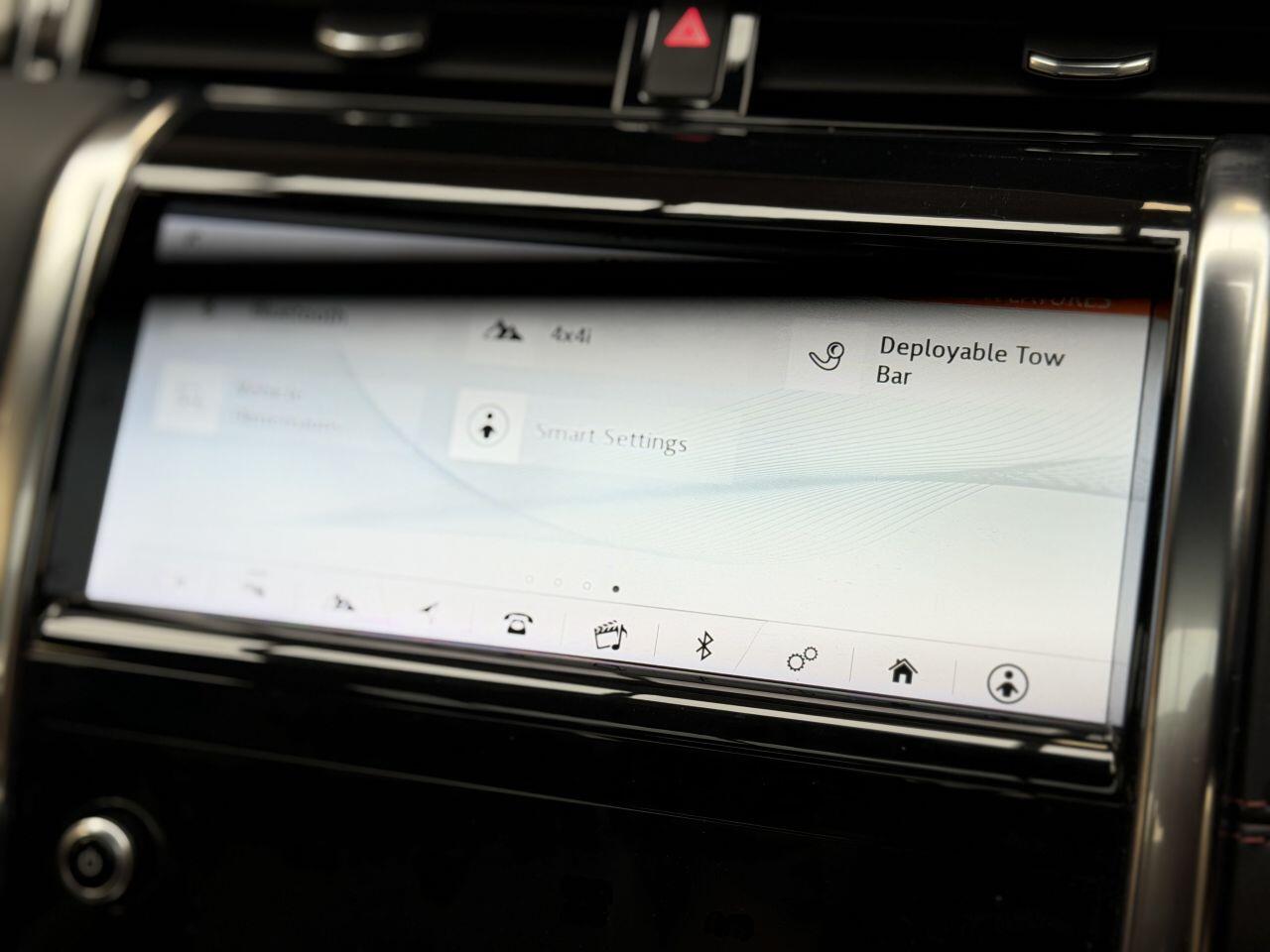 Land Rover Discovery Sport view 45