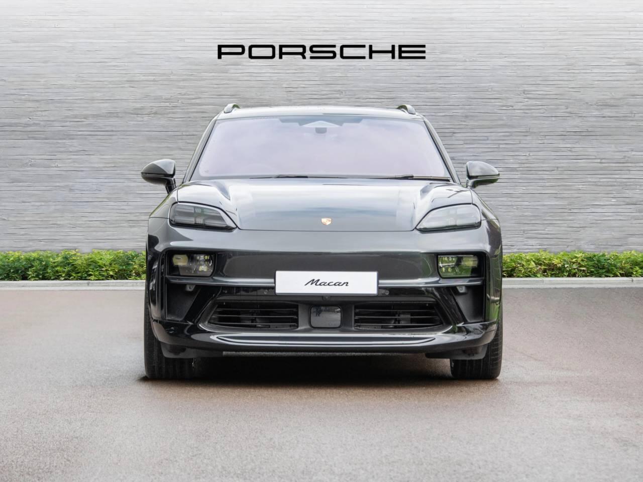 Porsche Macan view 6