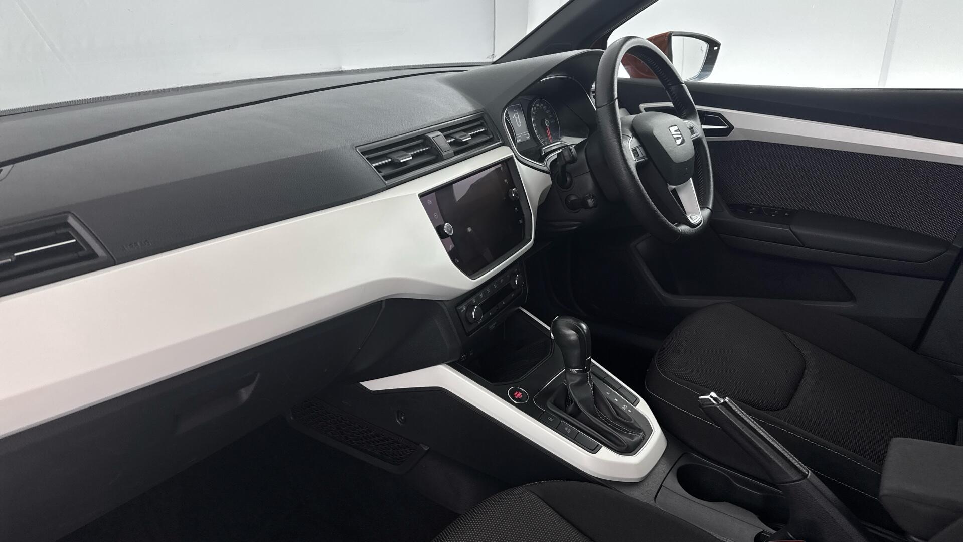 Seat Arona view 10