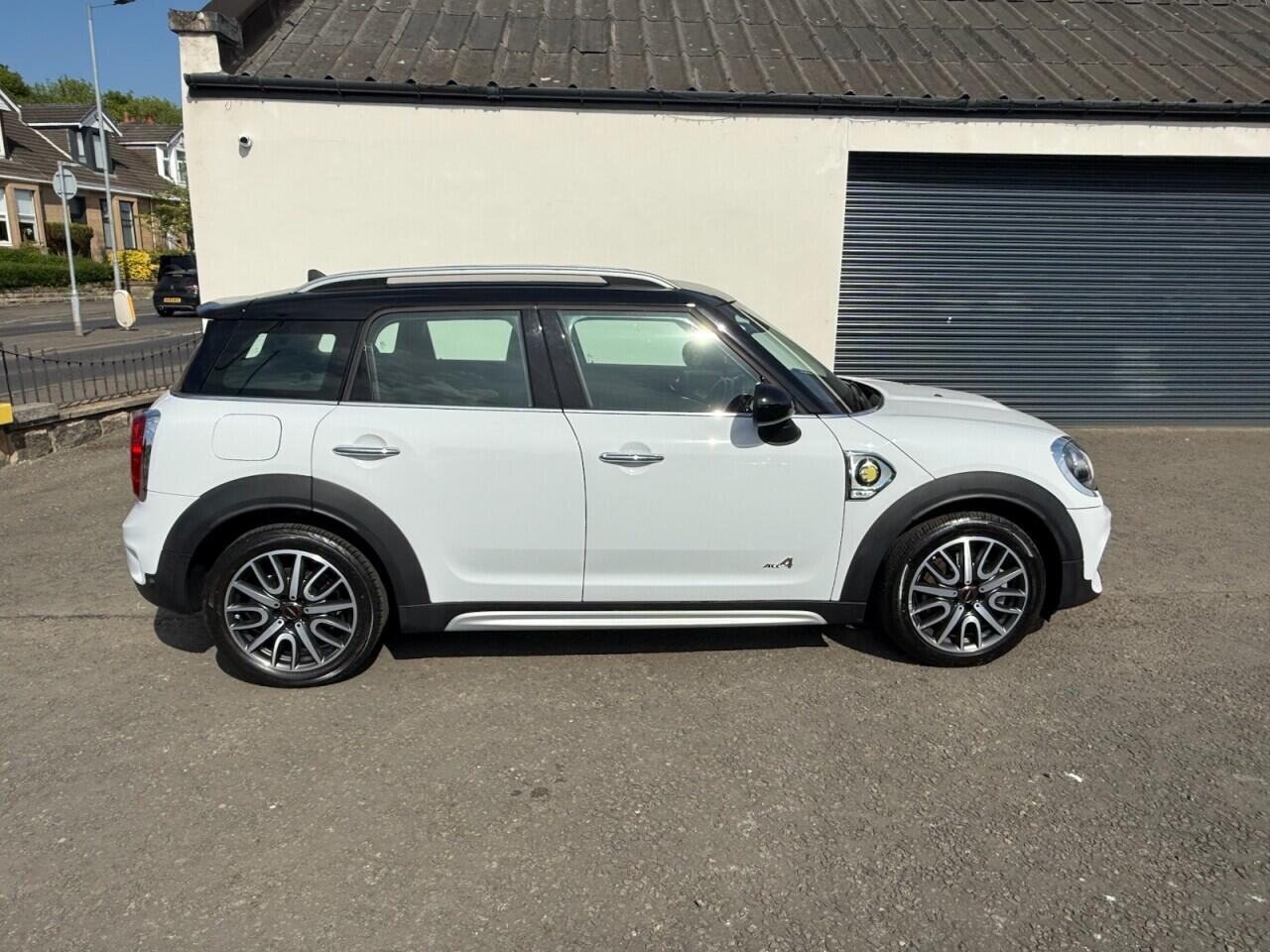 MINI Countryman view 2