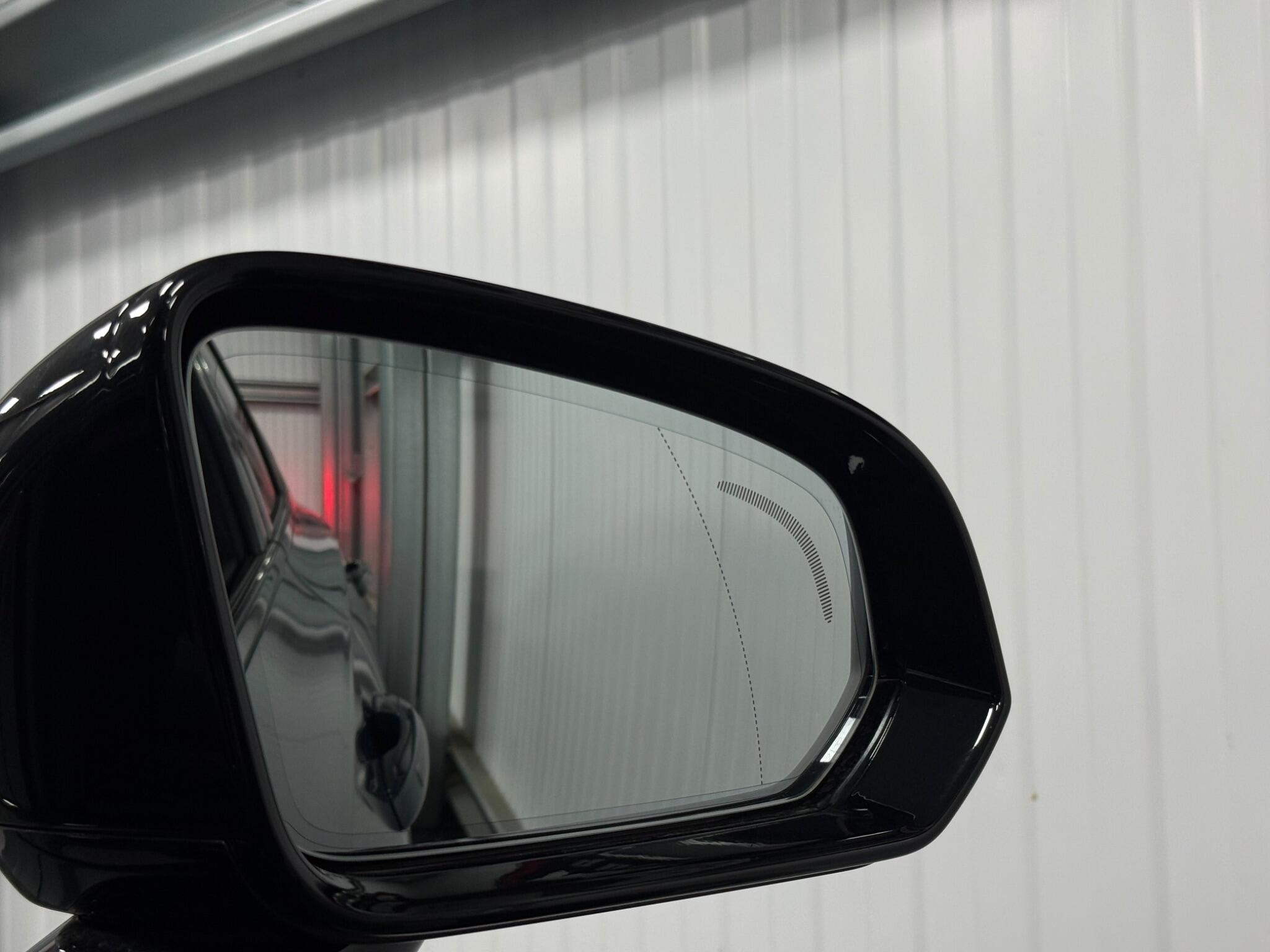 Volvo S90 view 37